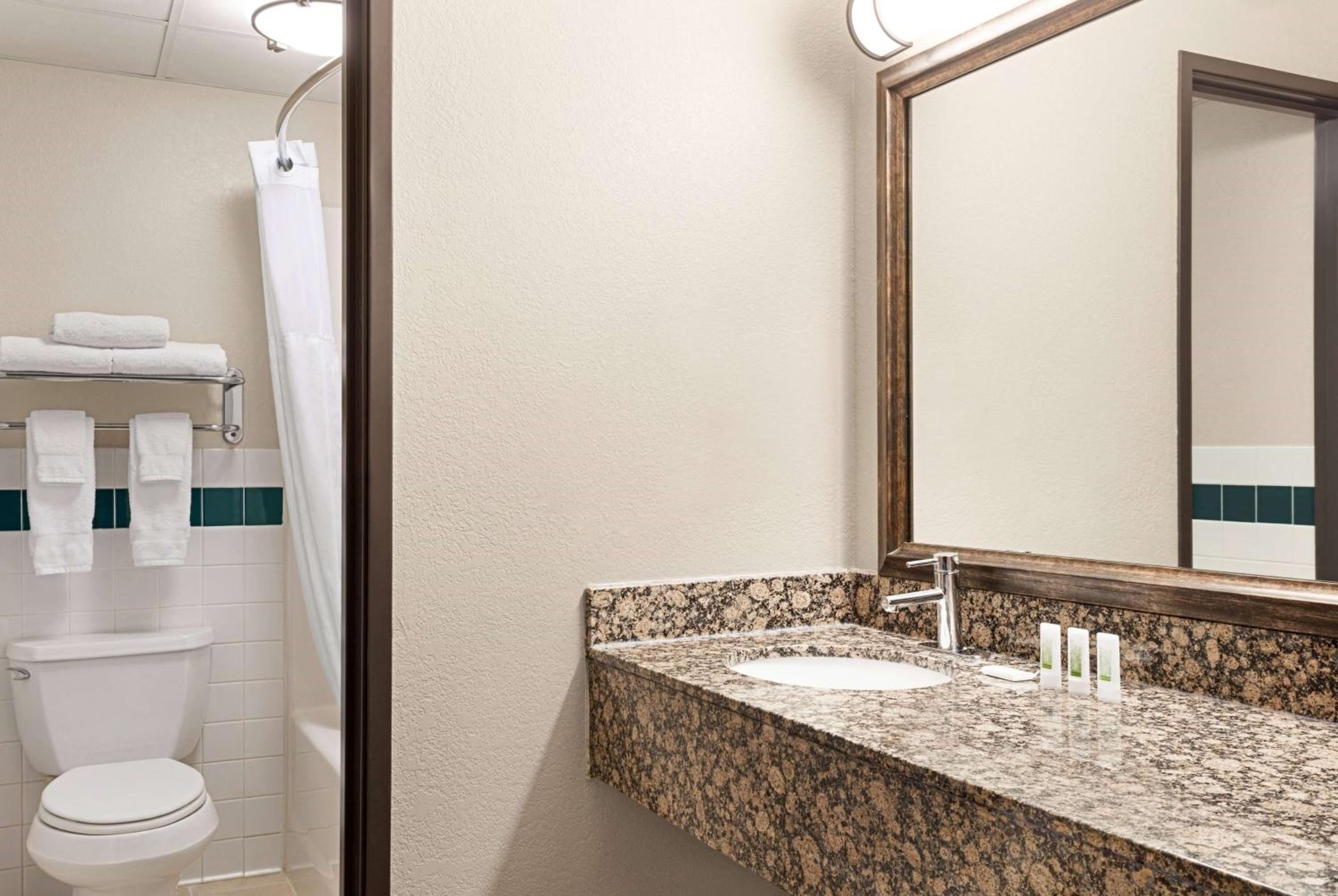 AmericInn by Wyndham Roseau