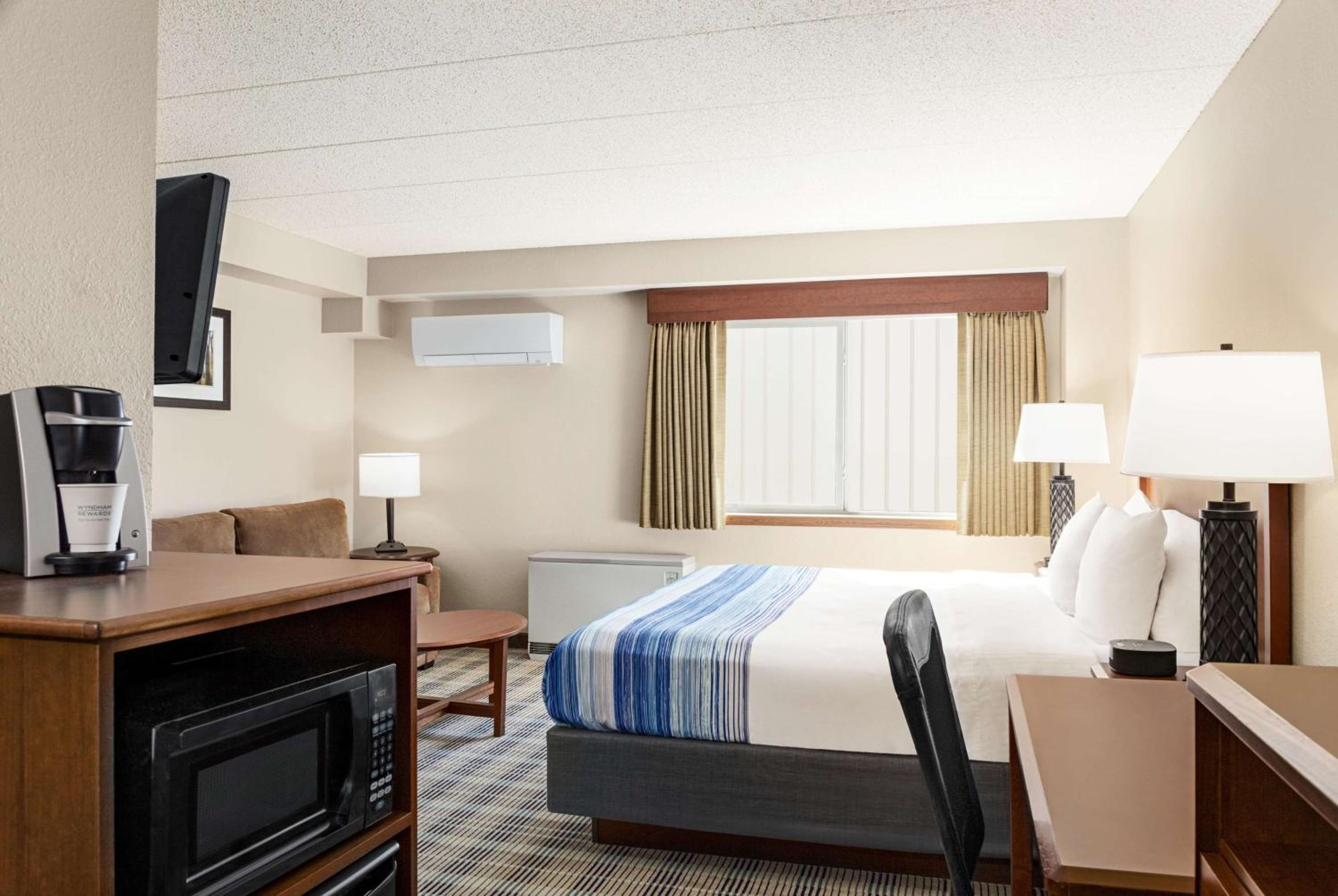 AmericInn by Wyndham Roseau