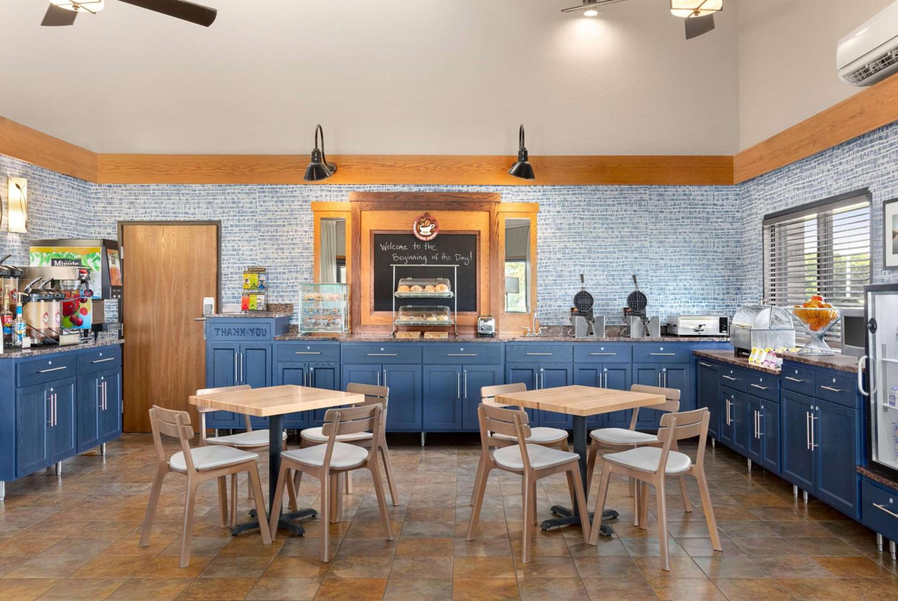 AmericInn by Wyndham Roseau