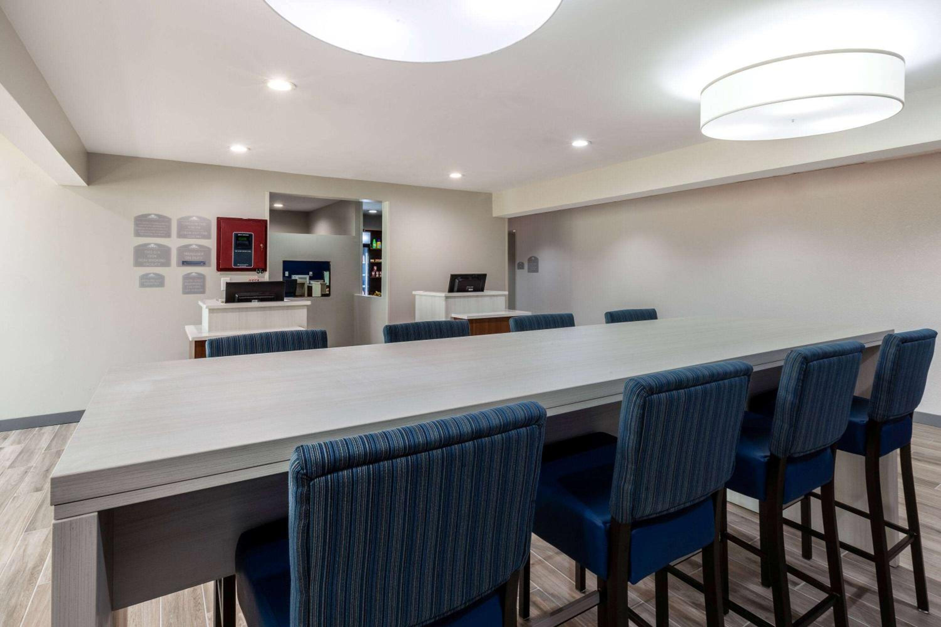 Microtel Inn & Suites by Wyndham Sunbury - Columbus North view 4