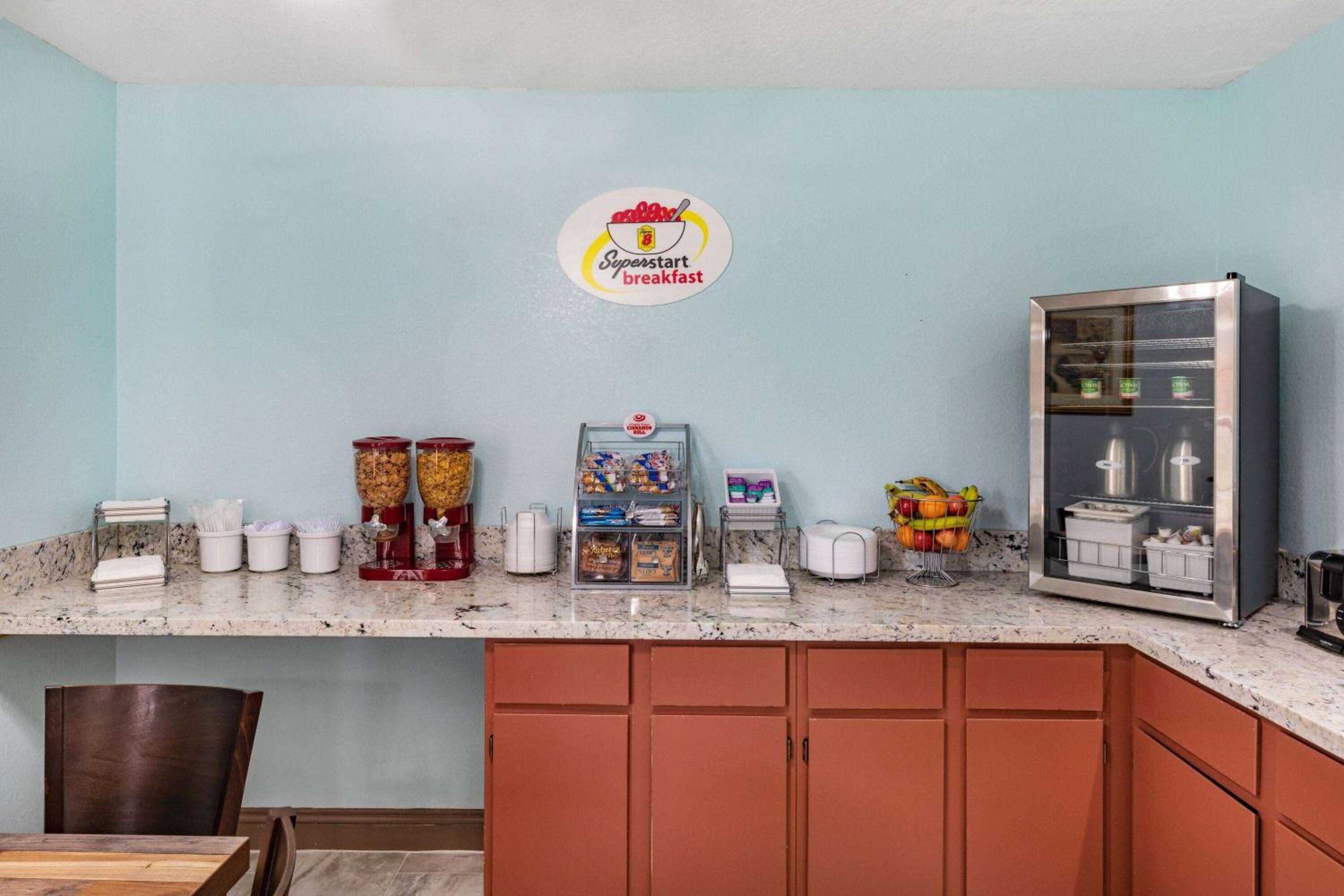 Super 8 by Wyndham Kinder/Coushatta near Casino