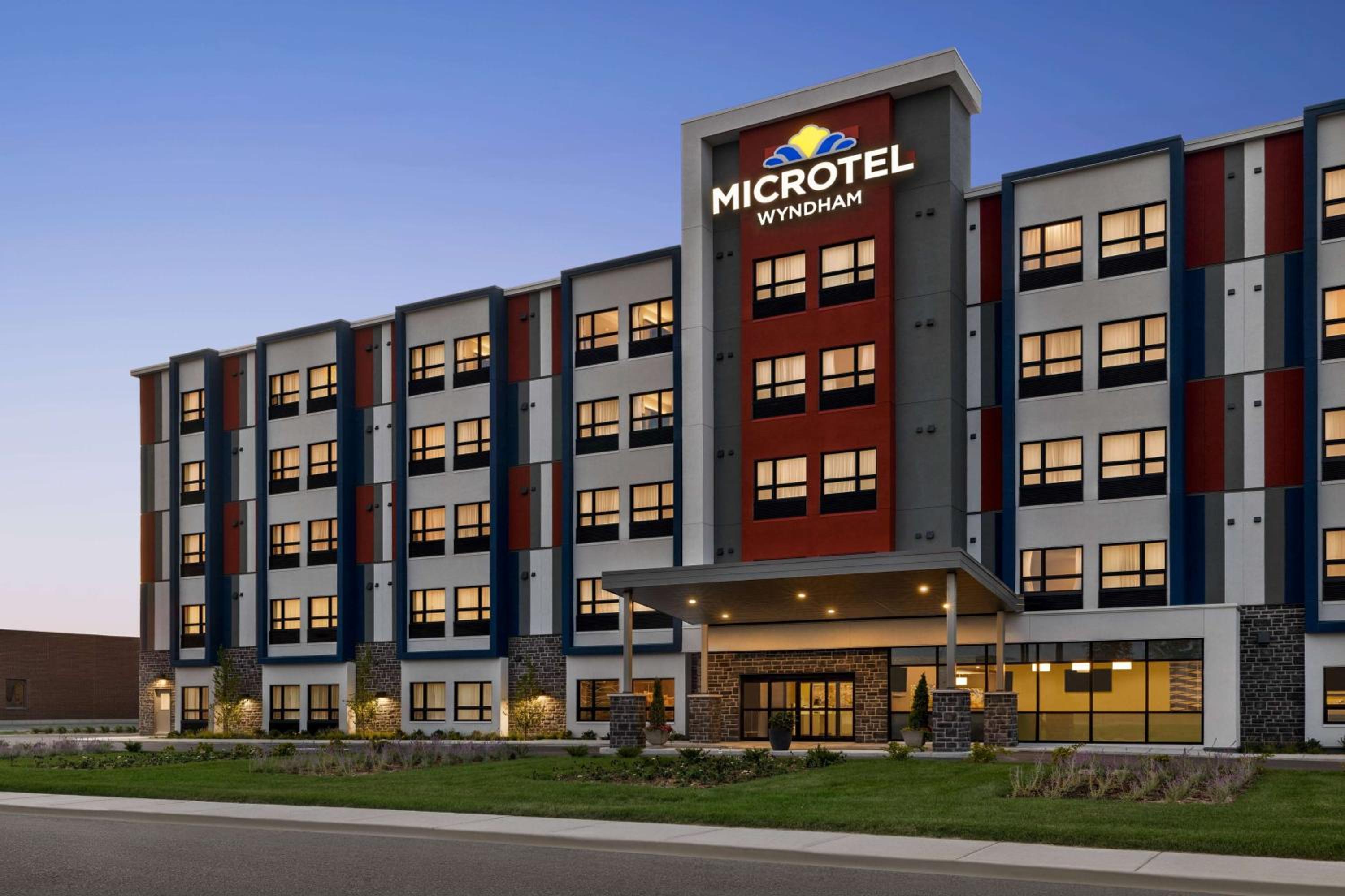 Microtel Inn  Suites Dorval QC - Property Image 21