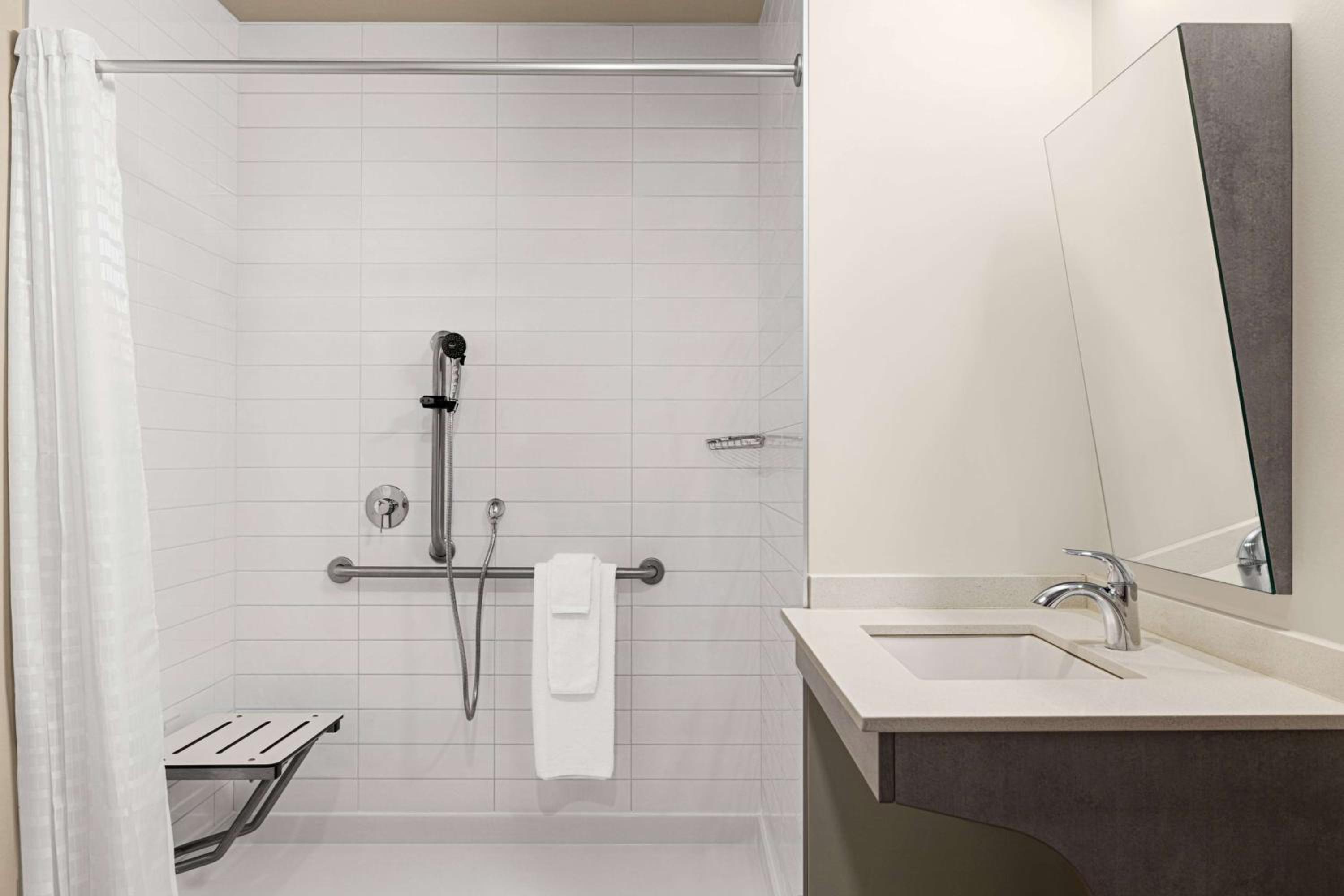 Microtel Inn  Suites Dorval QC - Property Image 39
