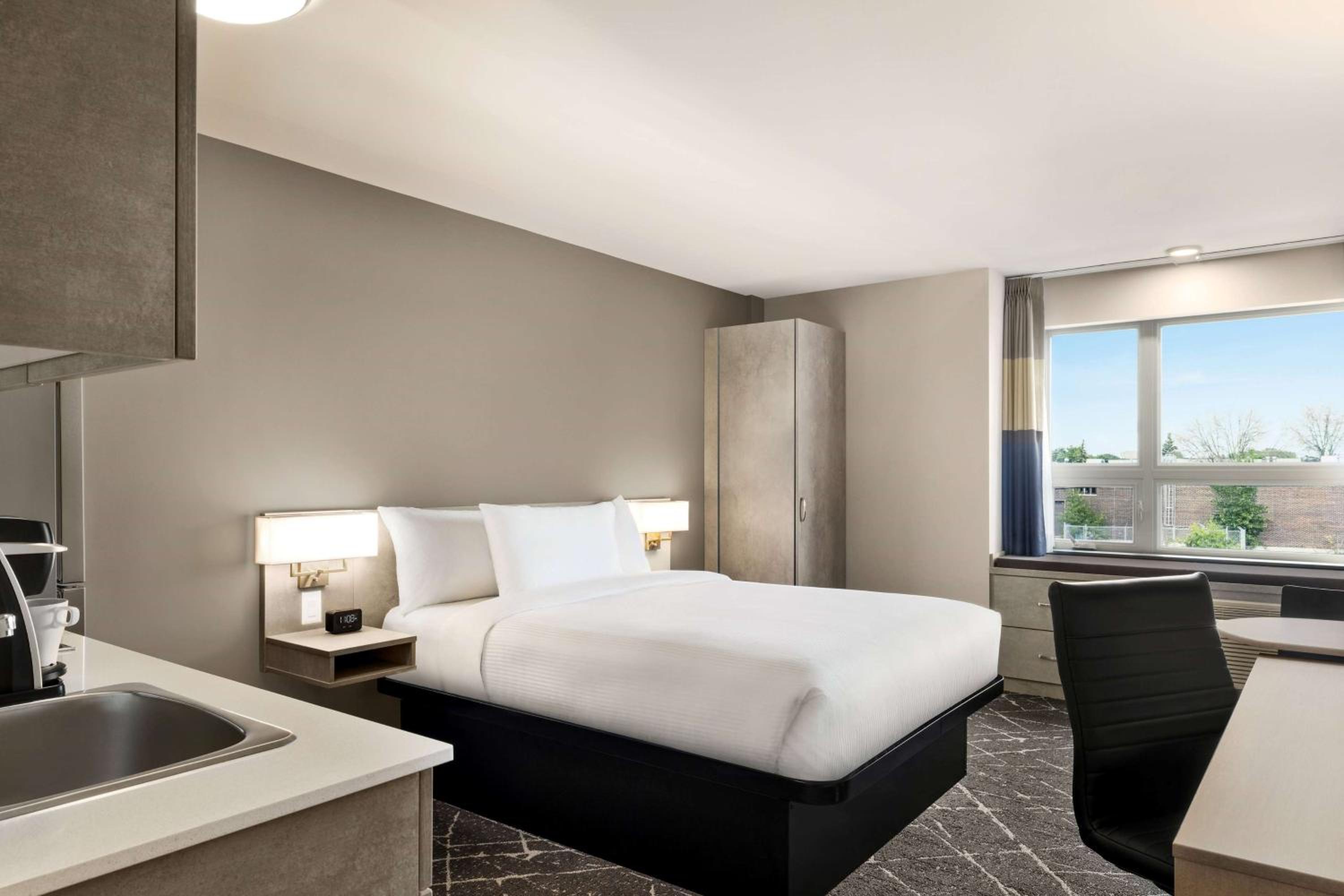 Microtel Inn  Suites Dorval QC - Property Image 42
