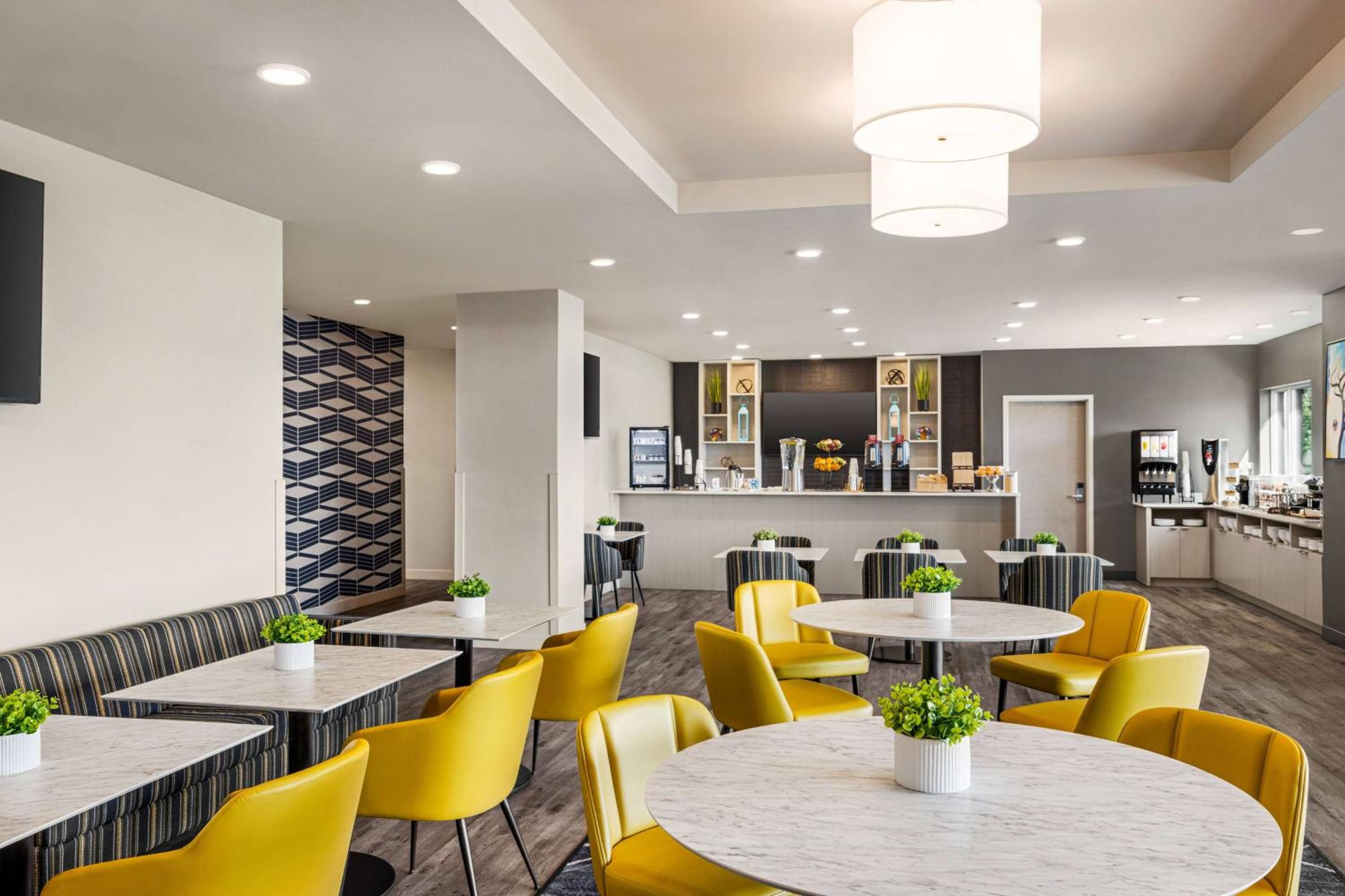 Microtel Inn  Suites Dorval QC - Property Image 15