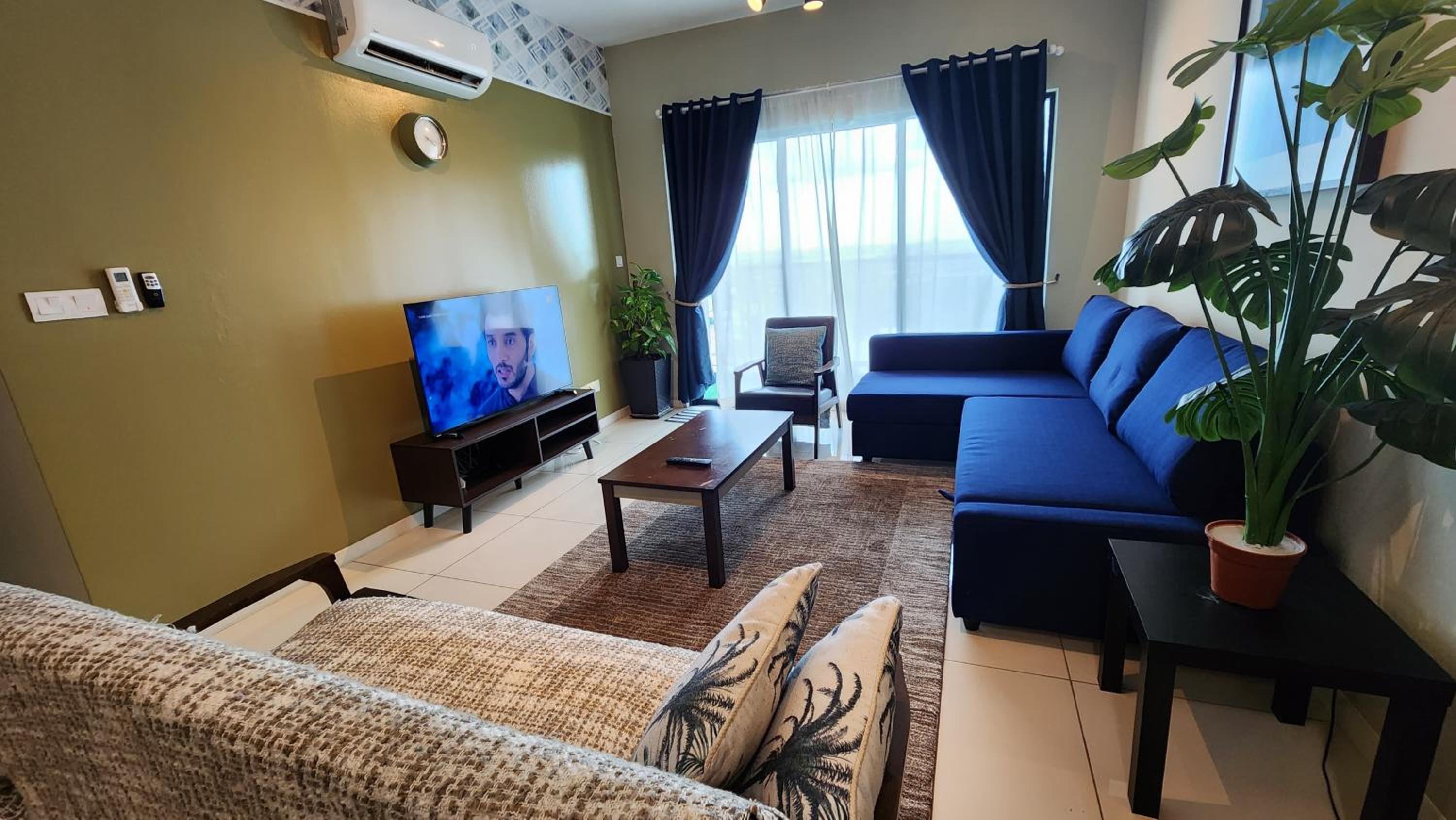 Aldridge Residence Cosy Apt @EMIRA Residence photo 5