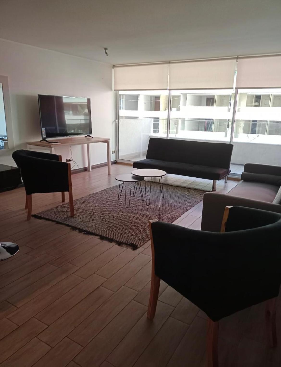 22 ,Costado Clinica Las Condes ,6 Personas