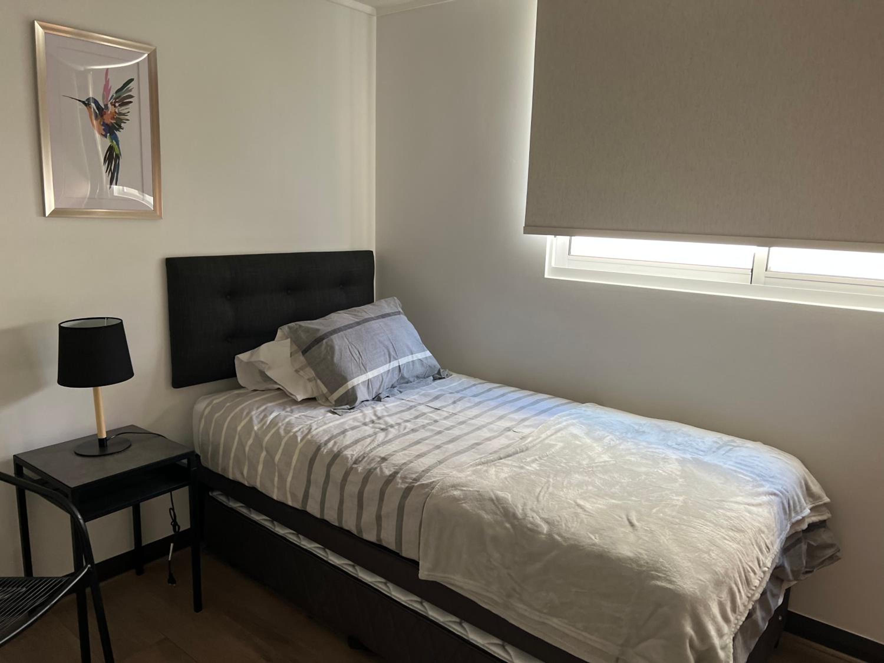 22 ,Costado Clinica Las Condes ,6 Personas