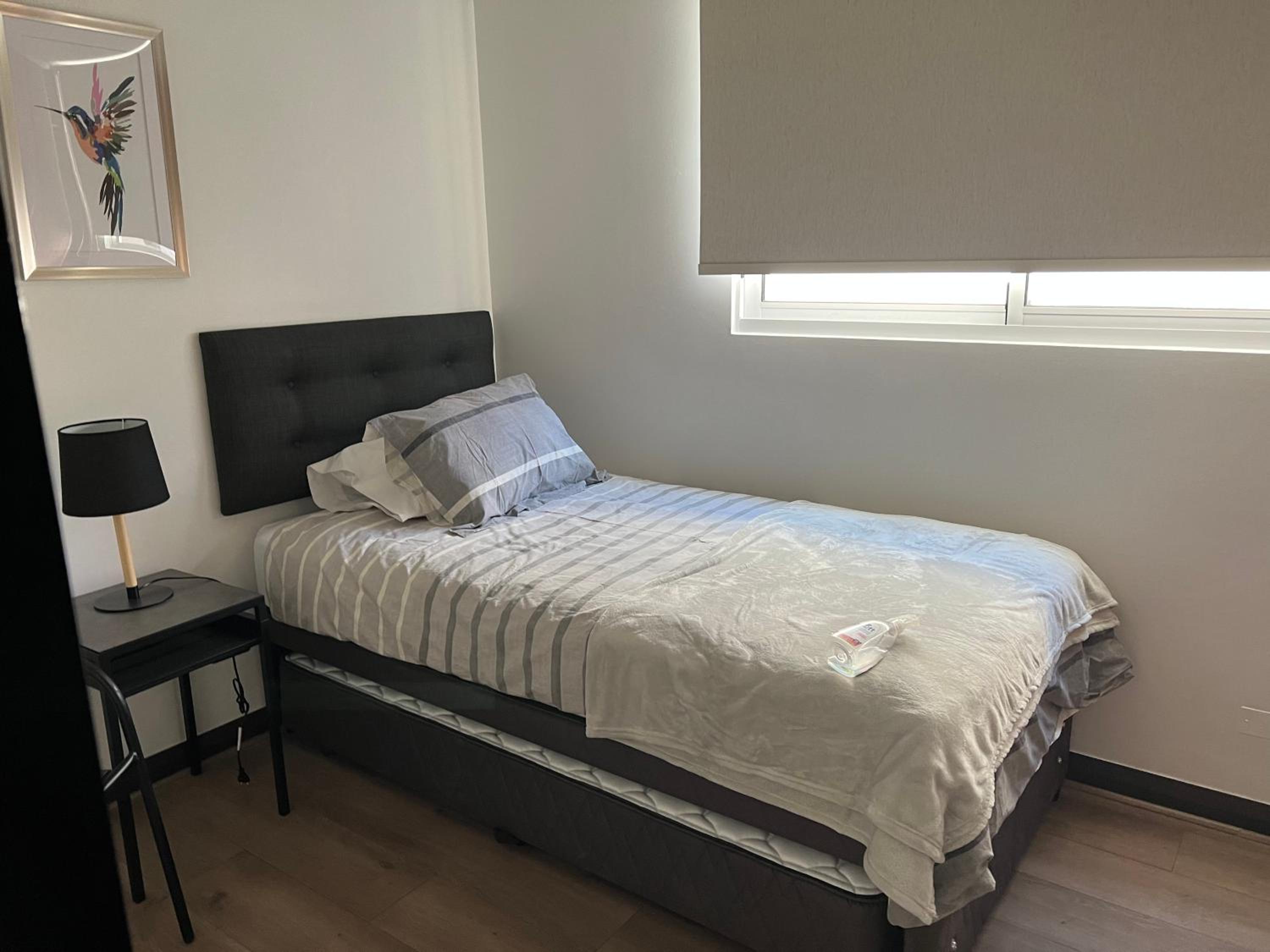 22 ,Costado Clinica Las Condes ,6 Personas