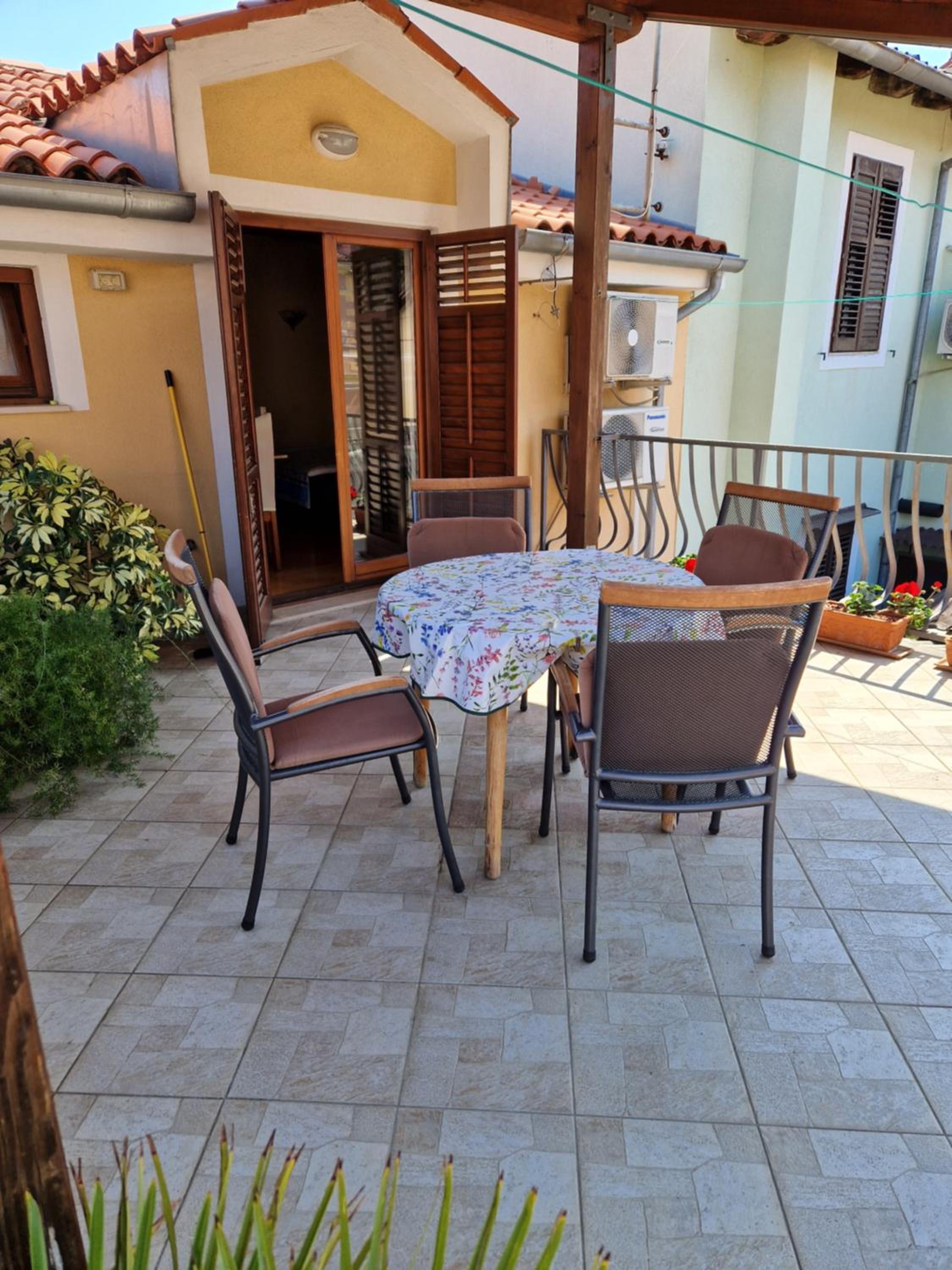 Apartment Svobode Izola view 4