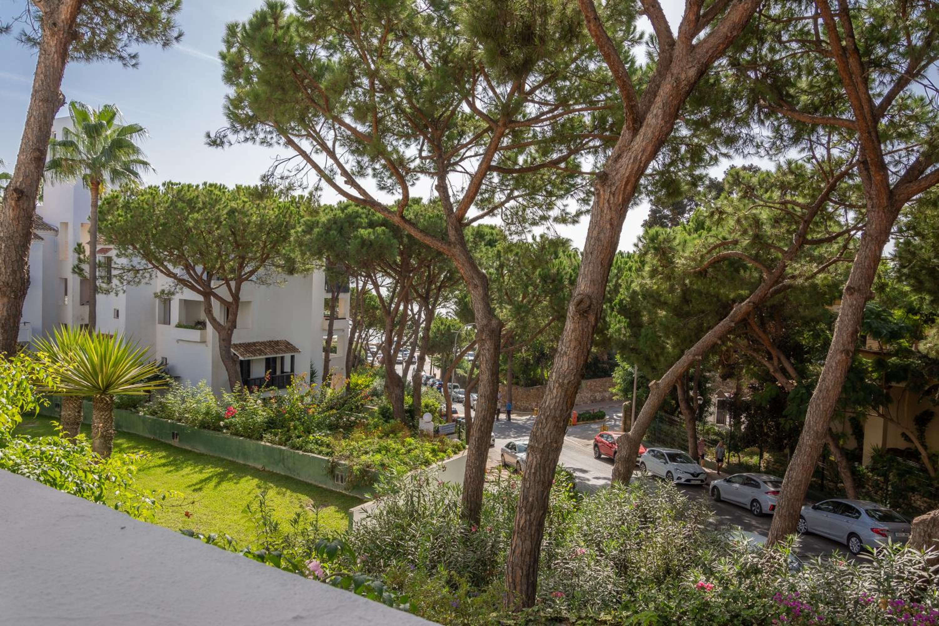 SF Marbella Luxury Beach Apartment - Jardines de las Golondrinas