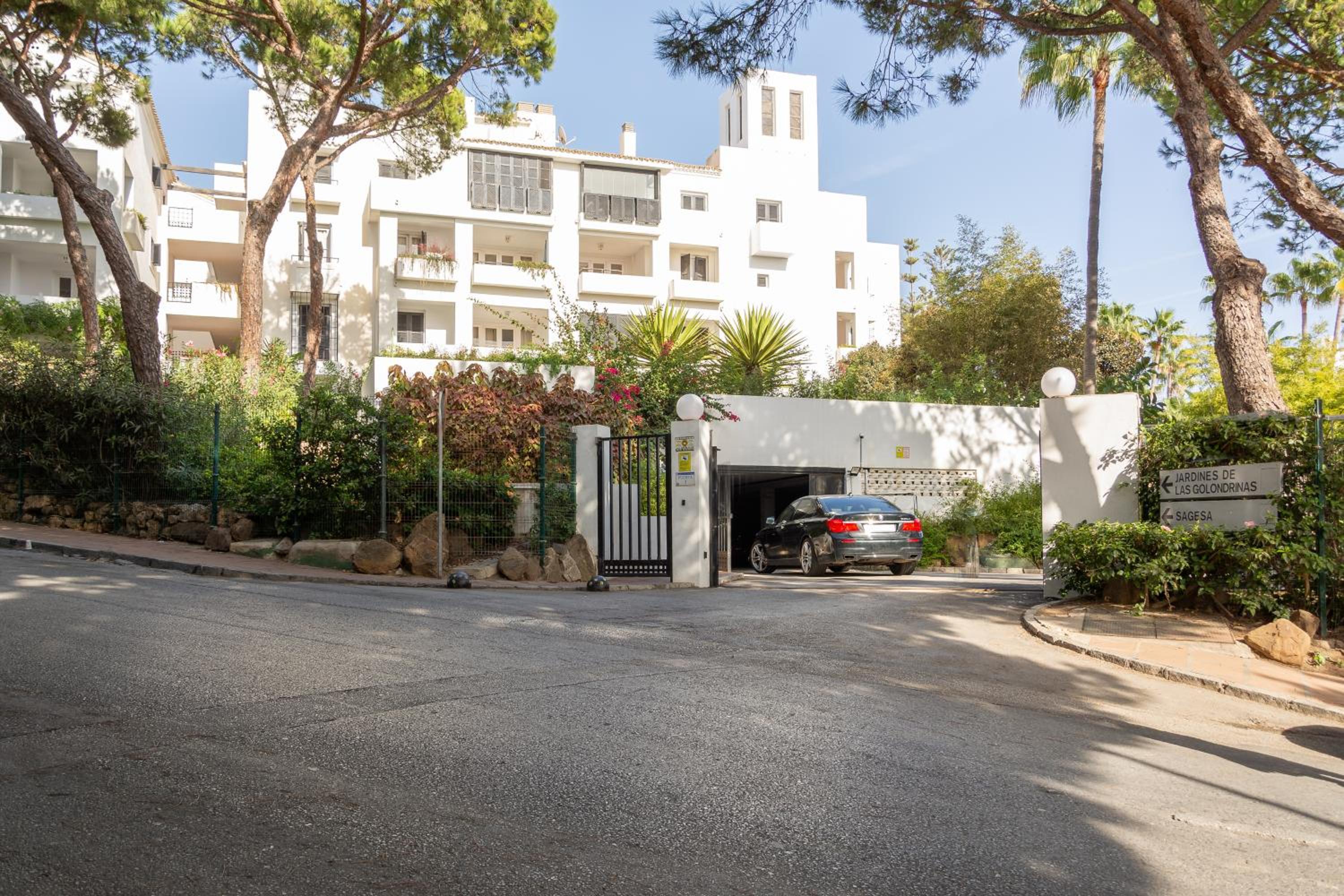 SF Marbella Luxury Beach Apartment - Jardines de las Golondrinas