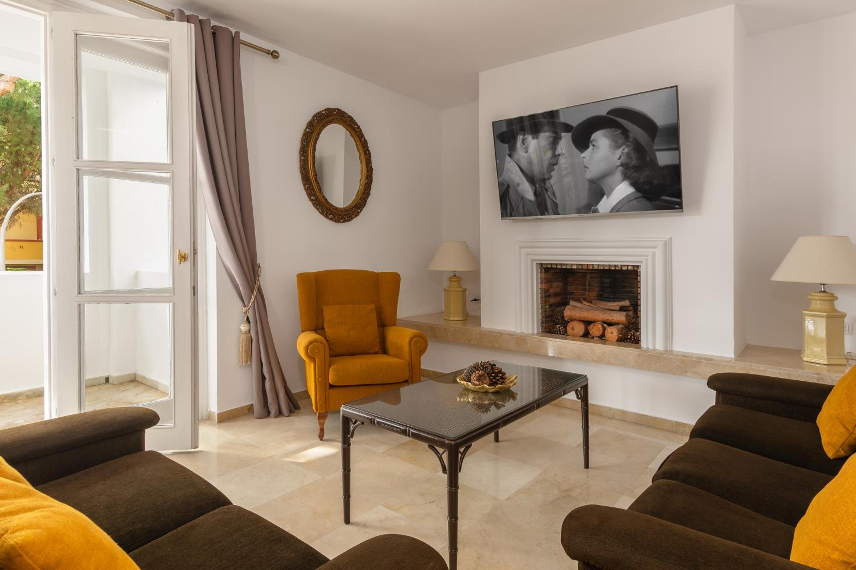 SF Marbella Luxury Beach Apartment - Jardines de las Golondrinas