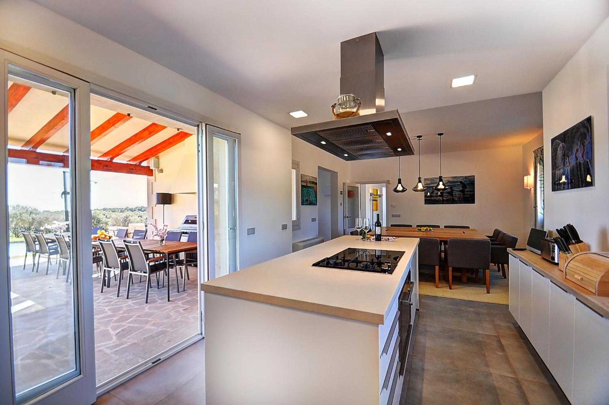 Elegant Mallorca Home Can Estera 6 Bedrooms All En-Suite view 3