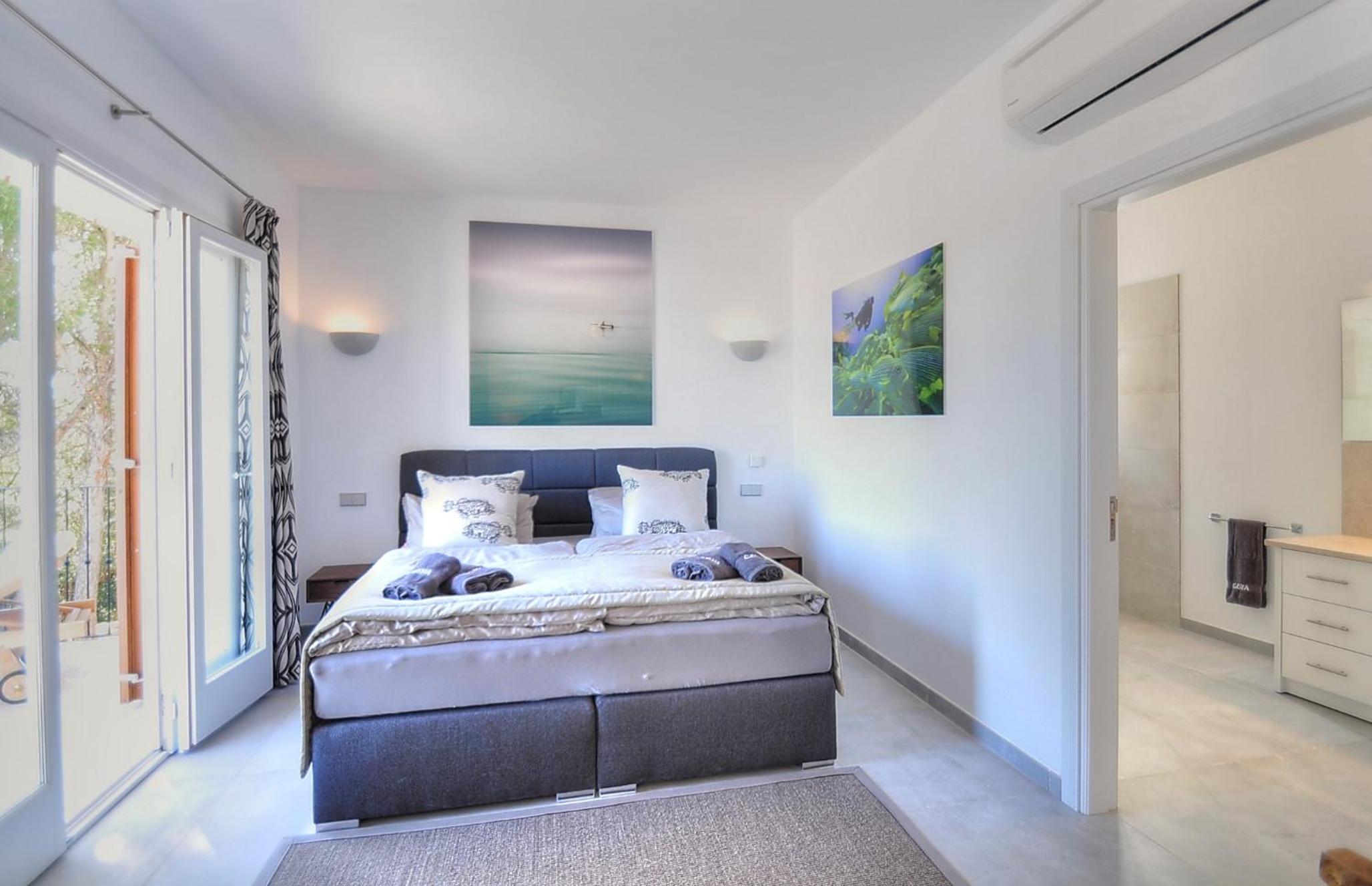 Elegant Mallorca Home Can Estera 6 Bedrooms All En-Suite view 5