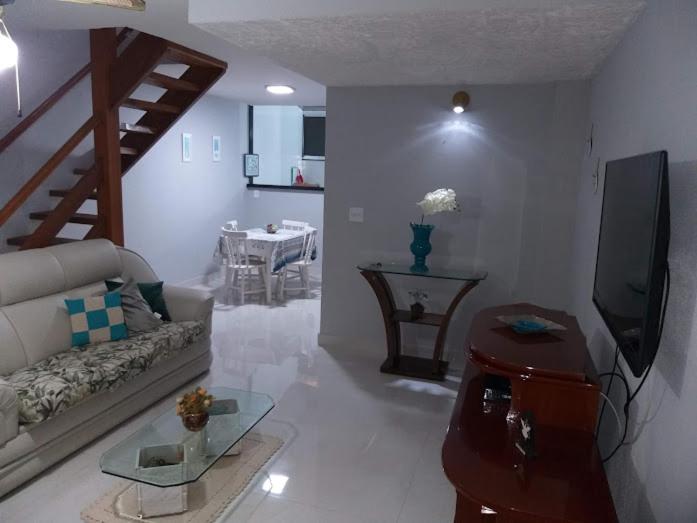Casa completa em Peró!