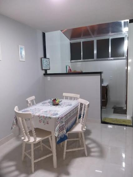 Casa completa em Peró!