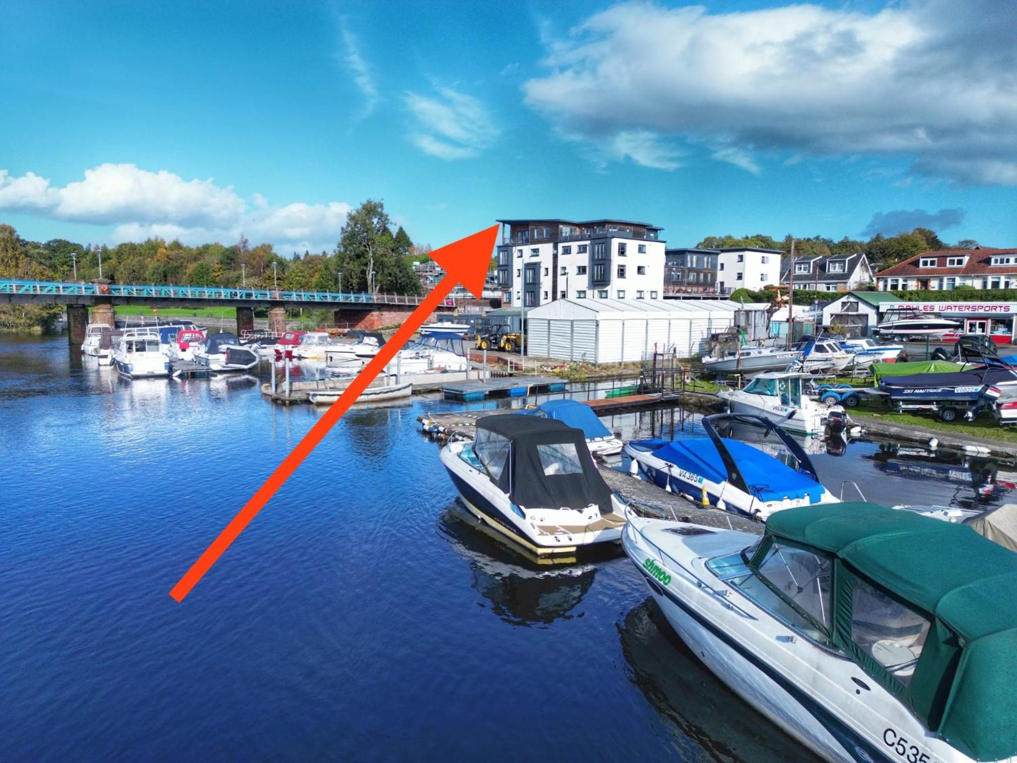 Riverside View Penthouse in Balloch, Loch Lomond view 5