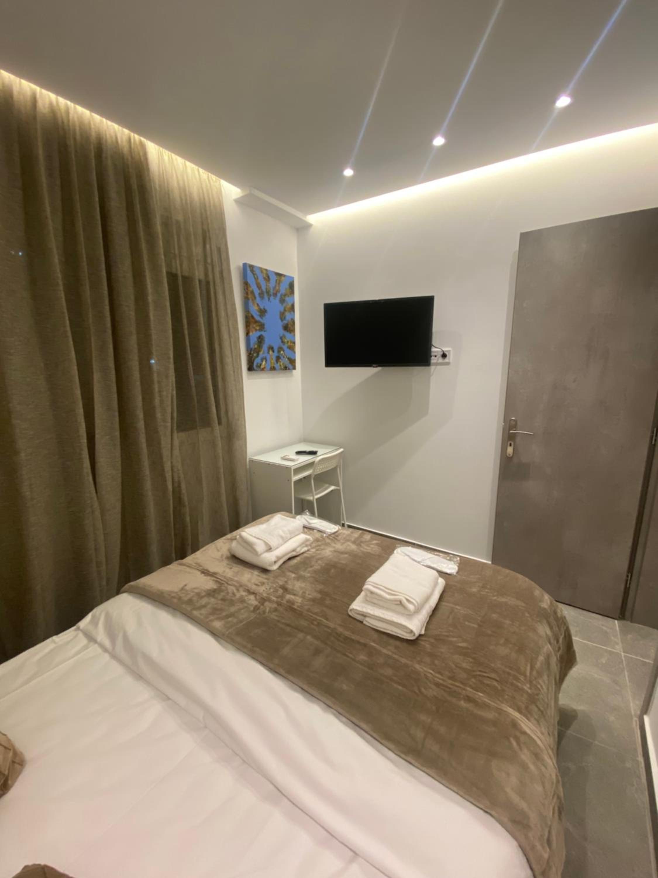 Studio MV in the center of Athens - Secured area