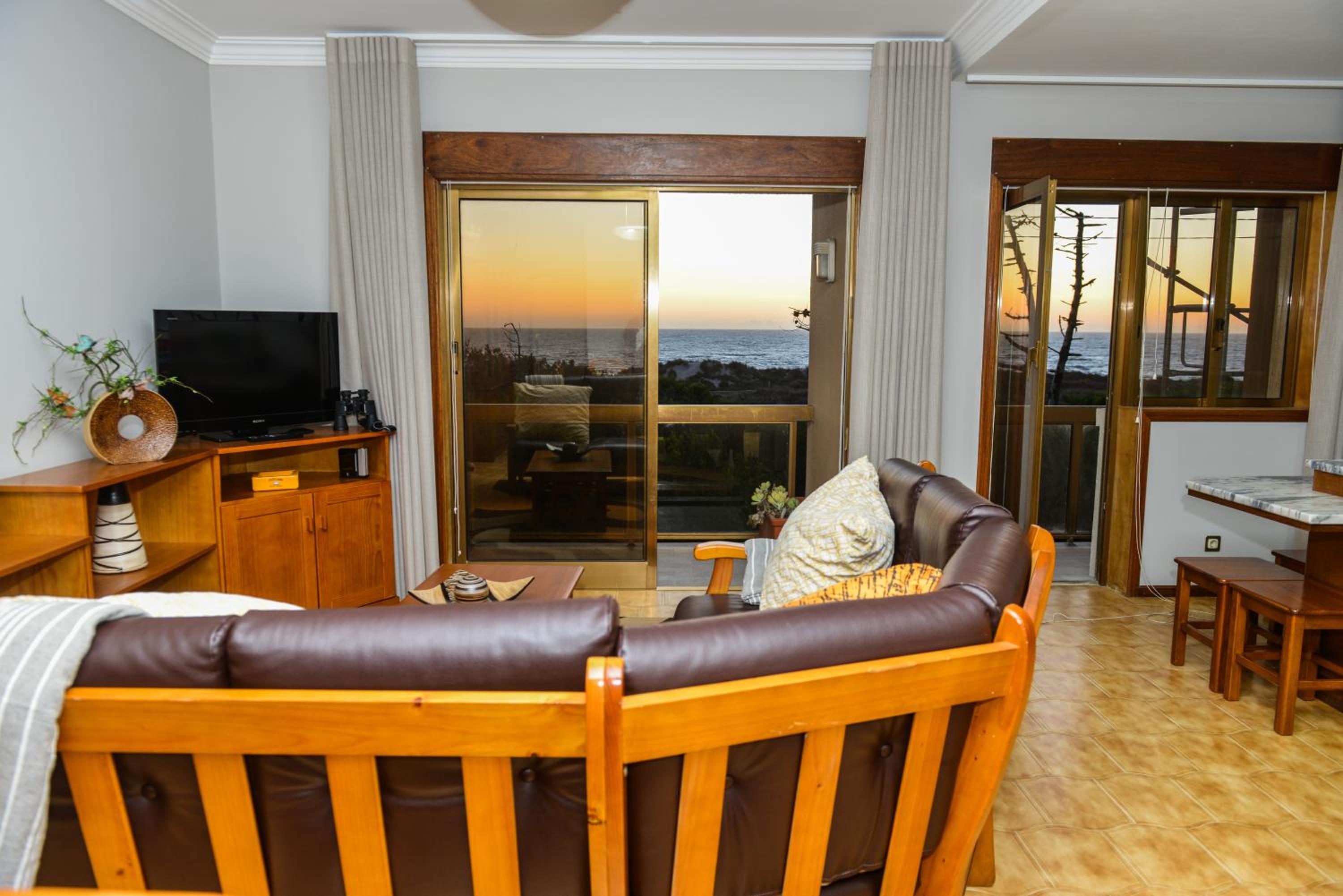 Casa da Amorosa com Vista Mar by Lethes Legacy