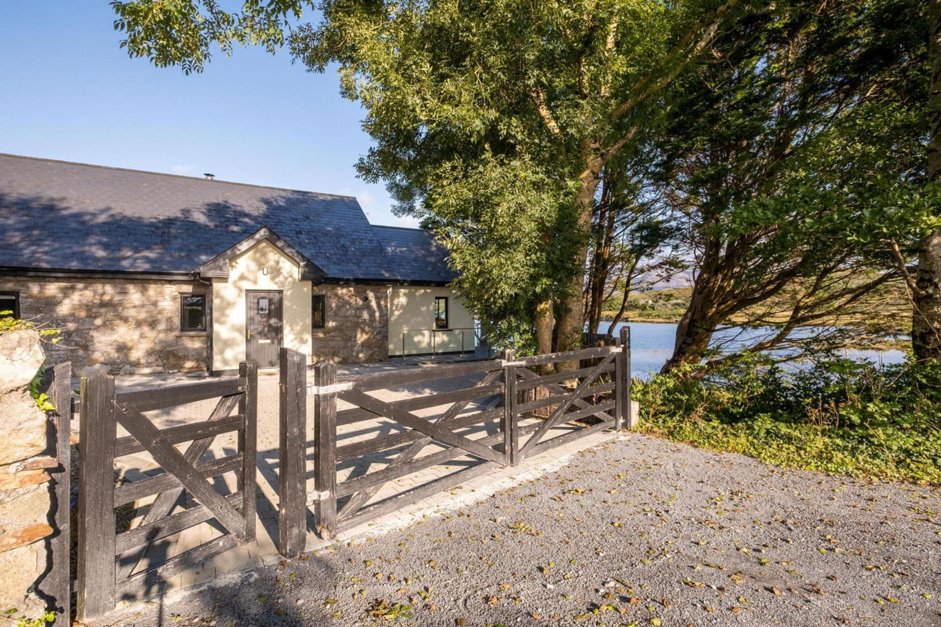 Cottage 424 - Cashel view 5