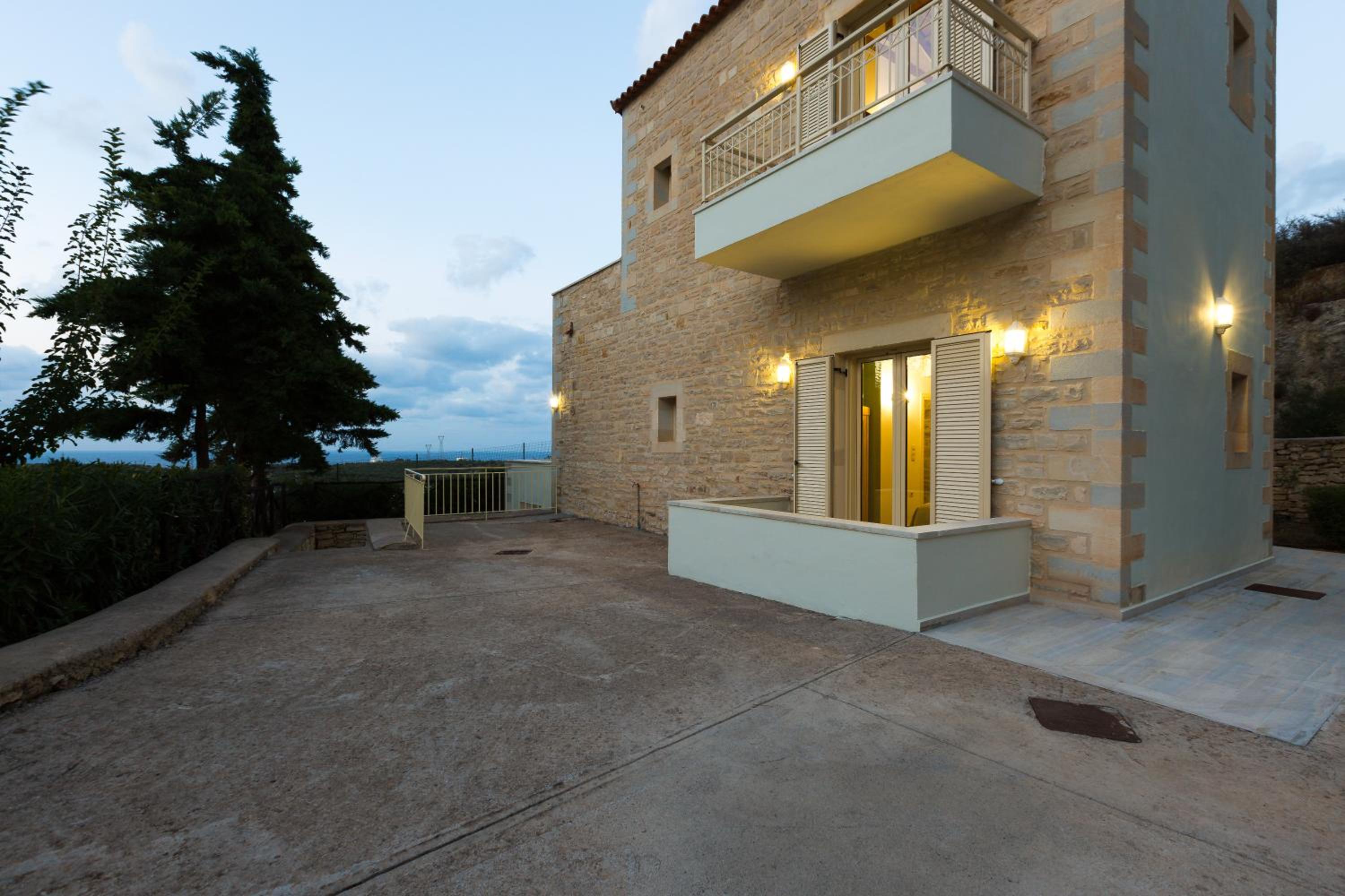 Maroulas Villa Estate