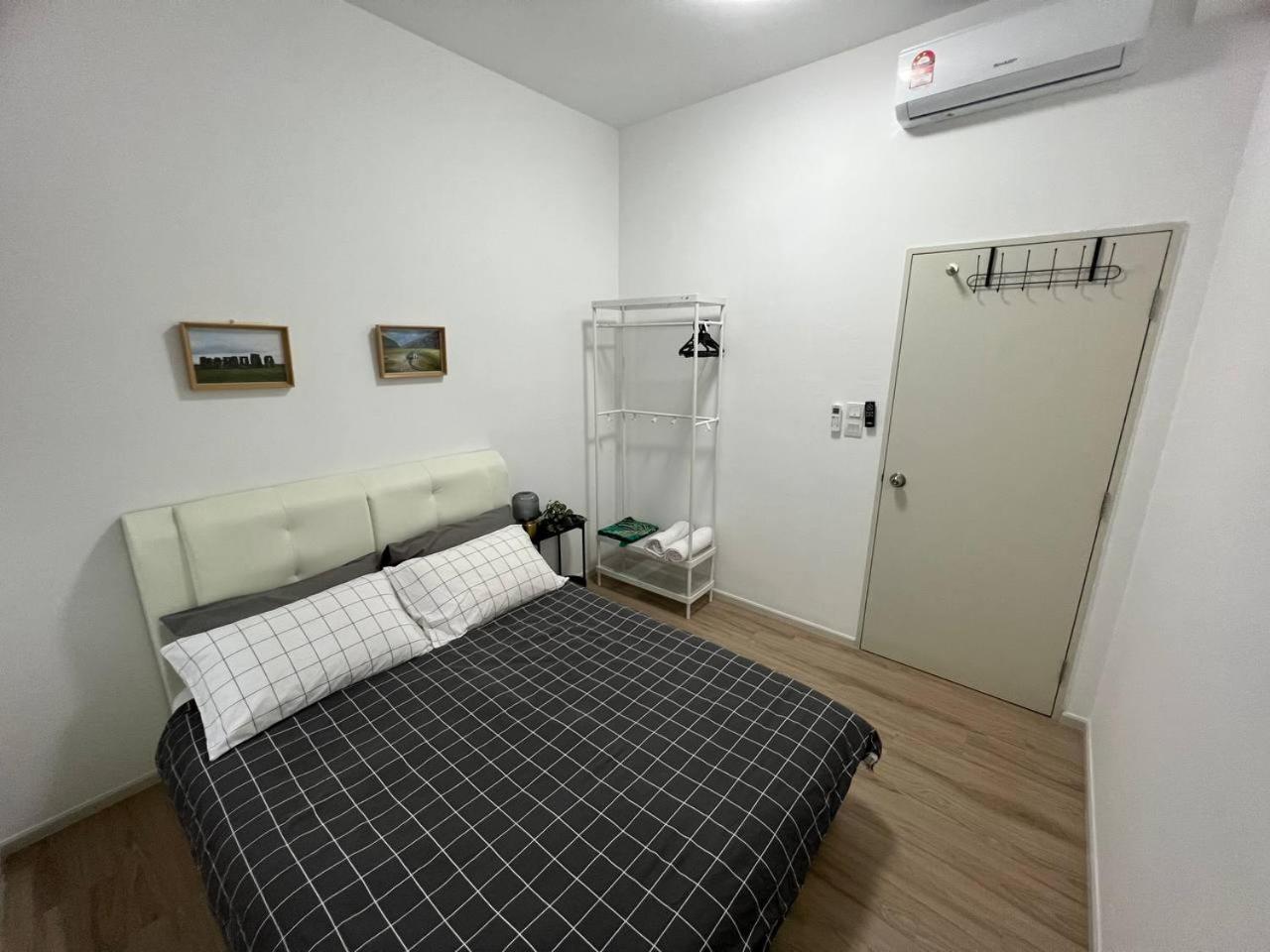 Comfy Tokma's Home Bangi - FREE Wifi, Netflix, InfinityPool photo 6