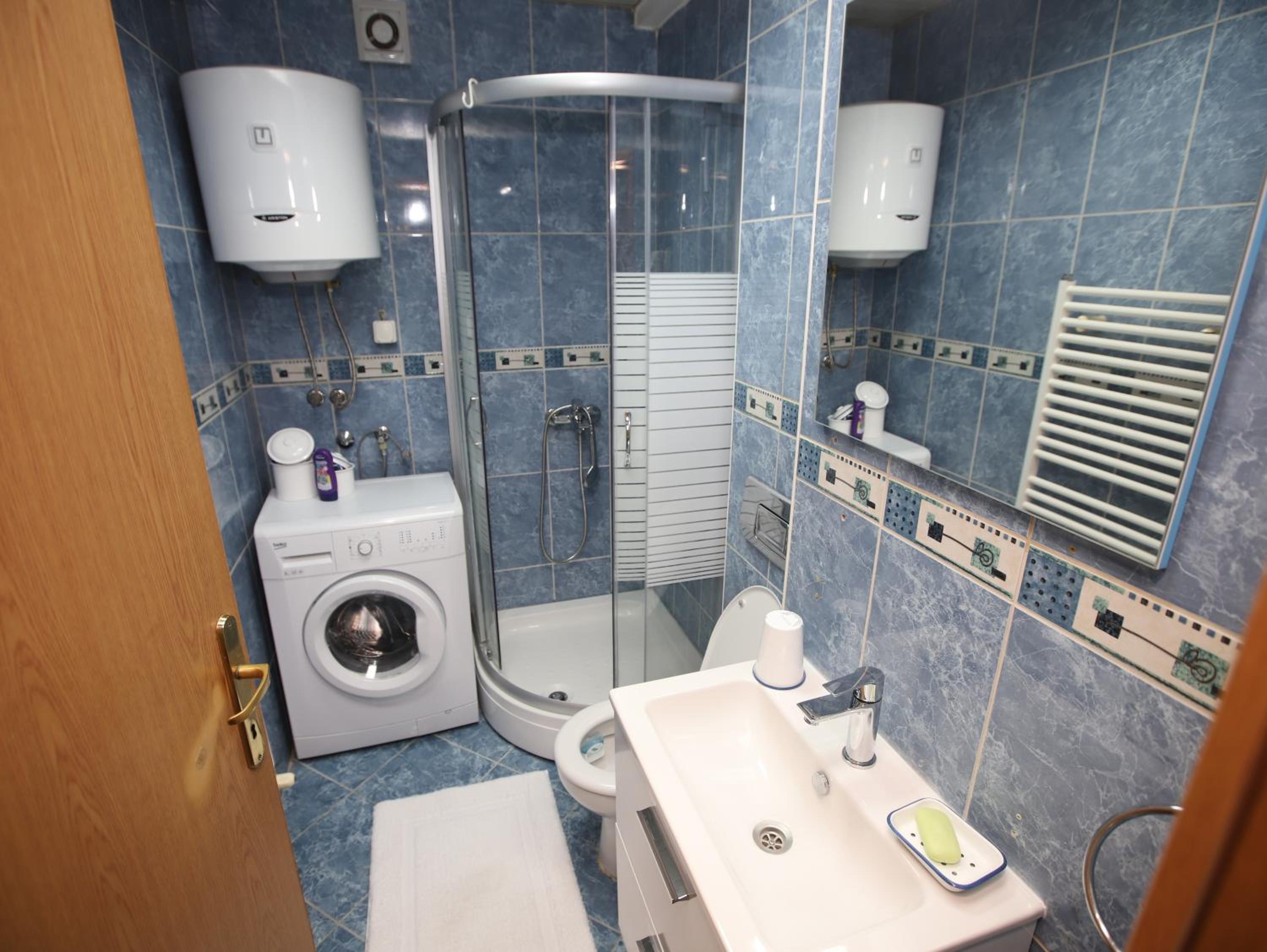 DLK Suite view 2