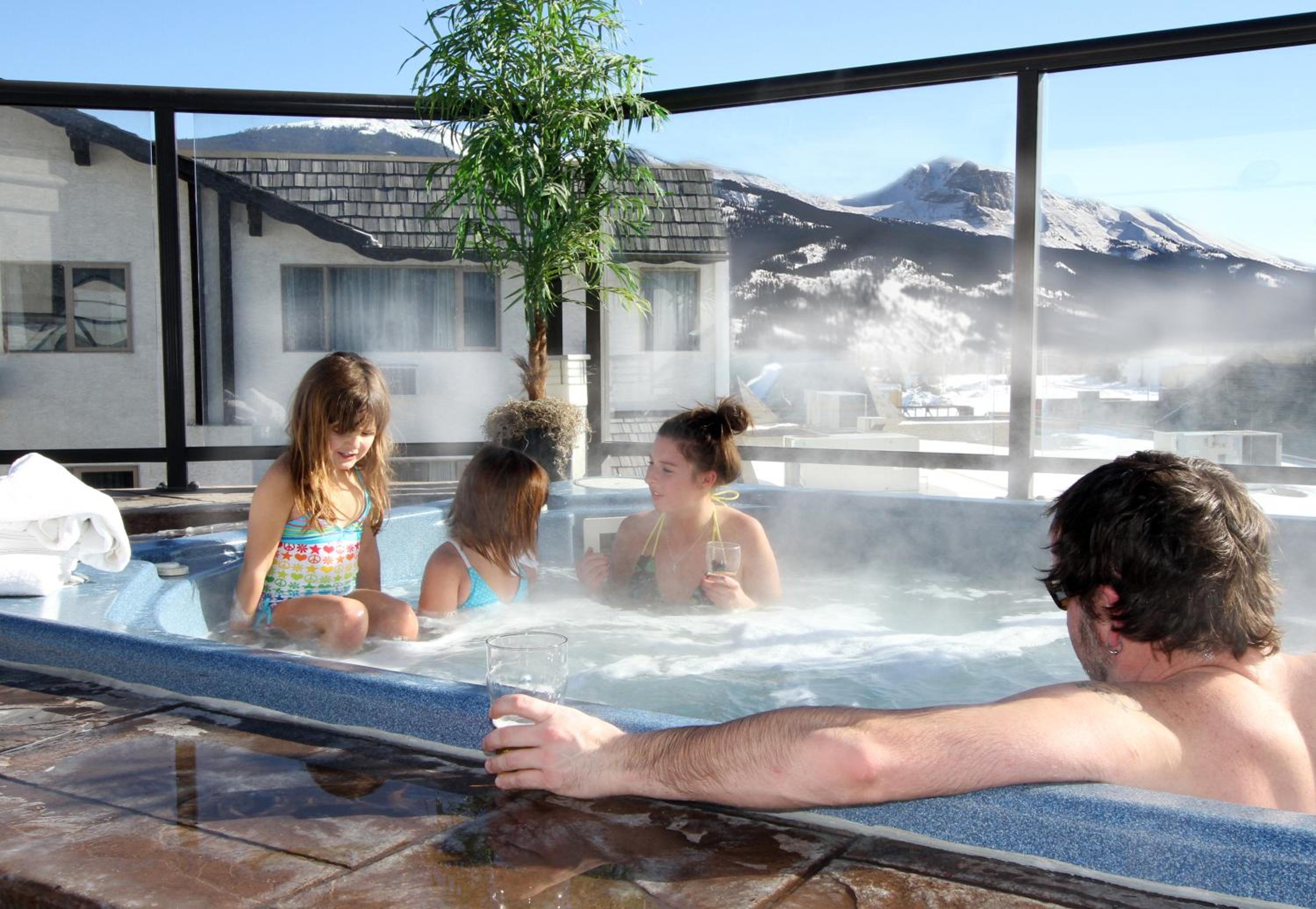 Jasper Vacations - Whistler's Inn - Property Image 2