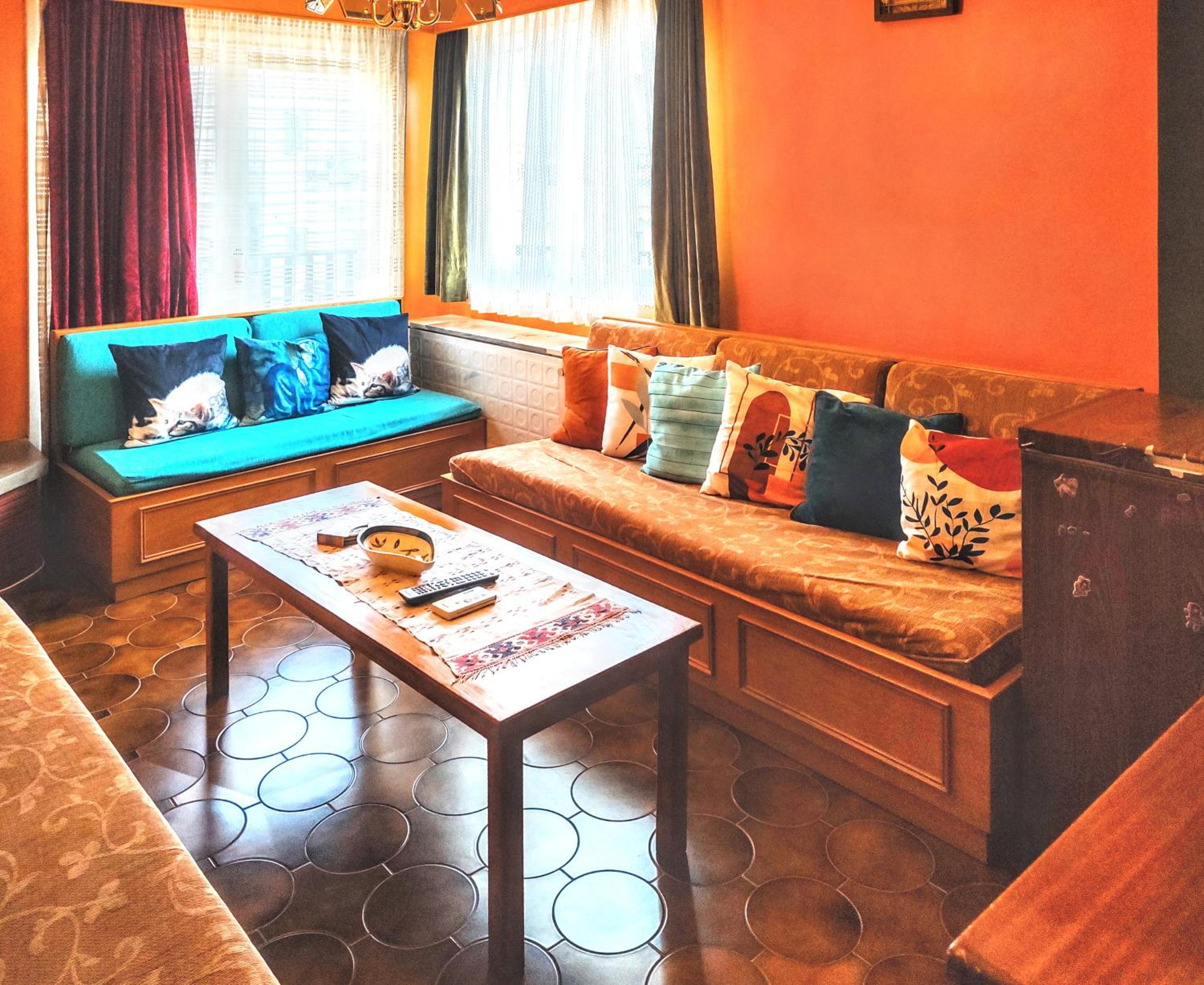 lounge