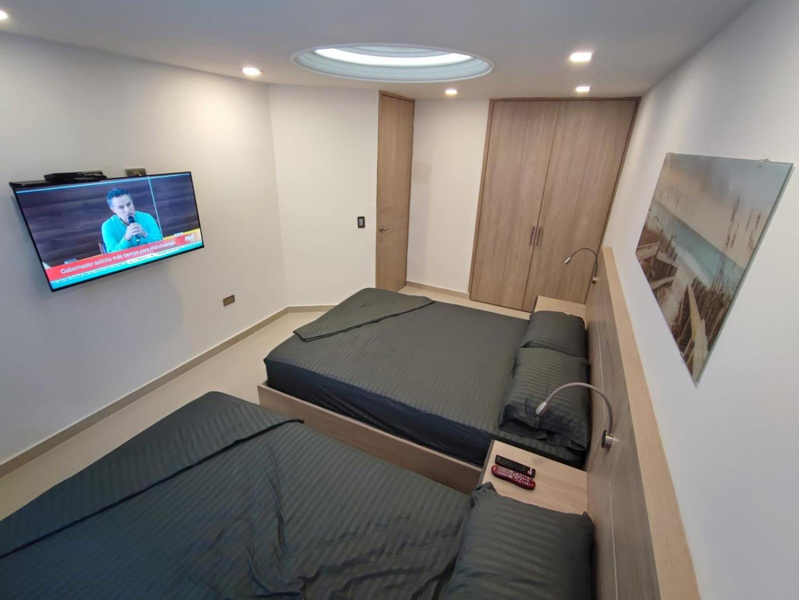 APARTAMENTO MODERNO EL LAGUITO JUNTO AL MAR 705