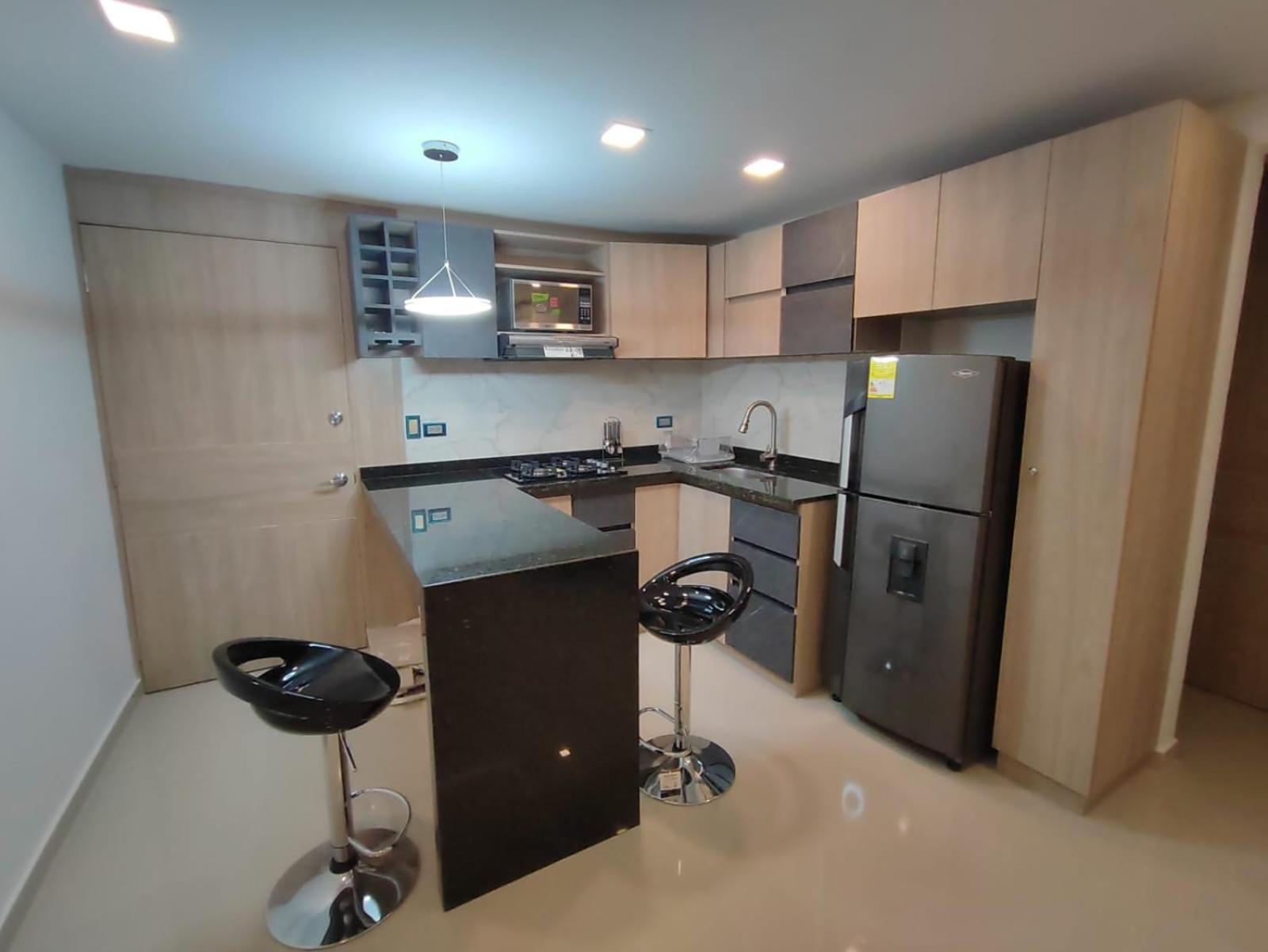 APARTAMENTO MODERNO EL LAGUITO JUNTO AL MAR 705