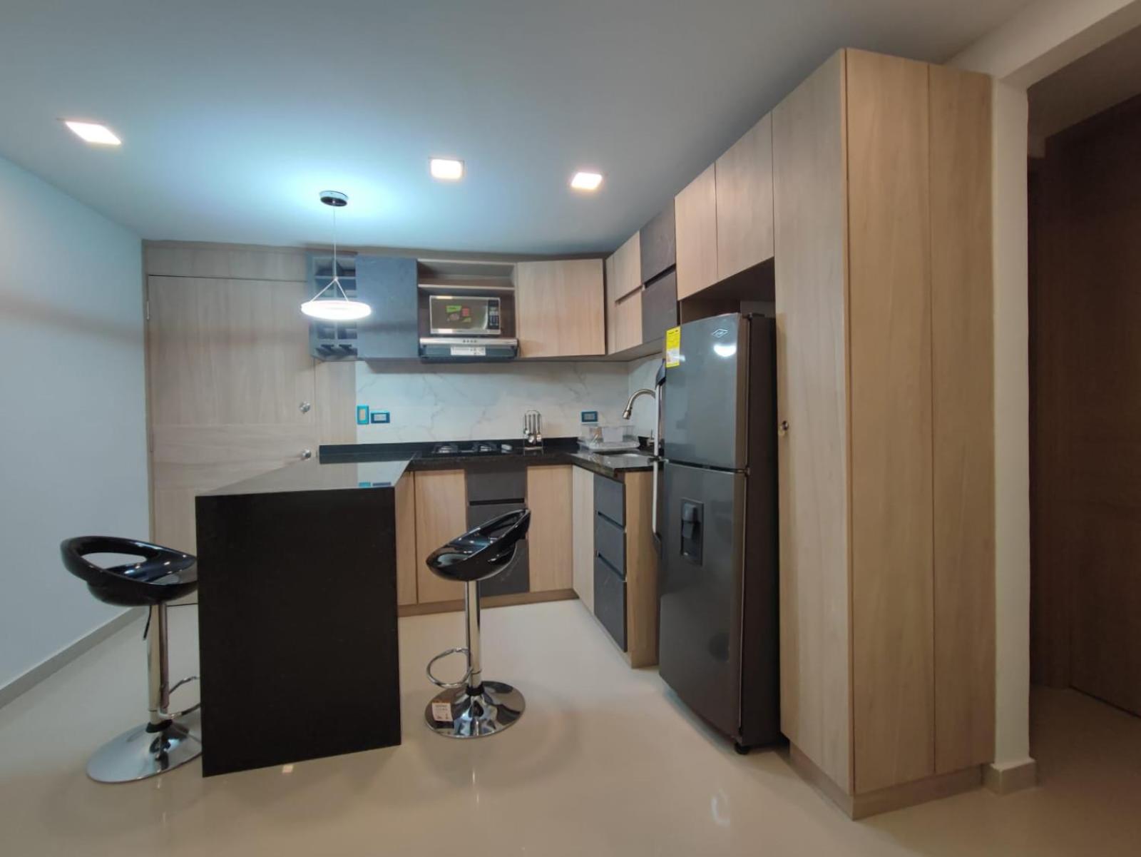 APARTAMENTO MODERNO EL LAGUITO JUNTO AL MAR 705