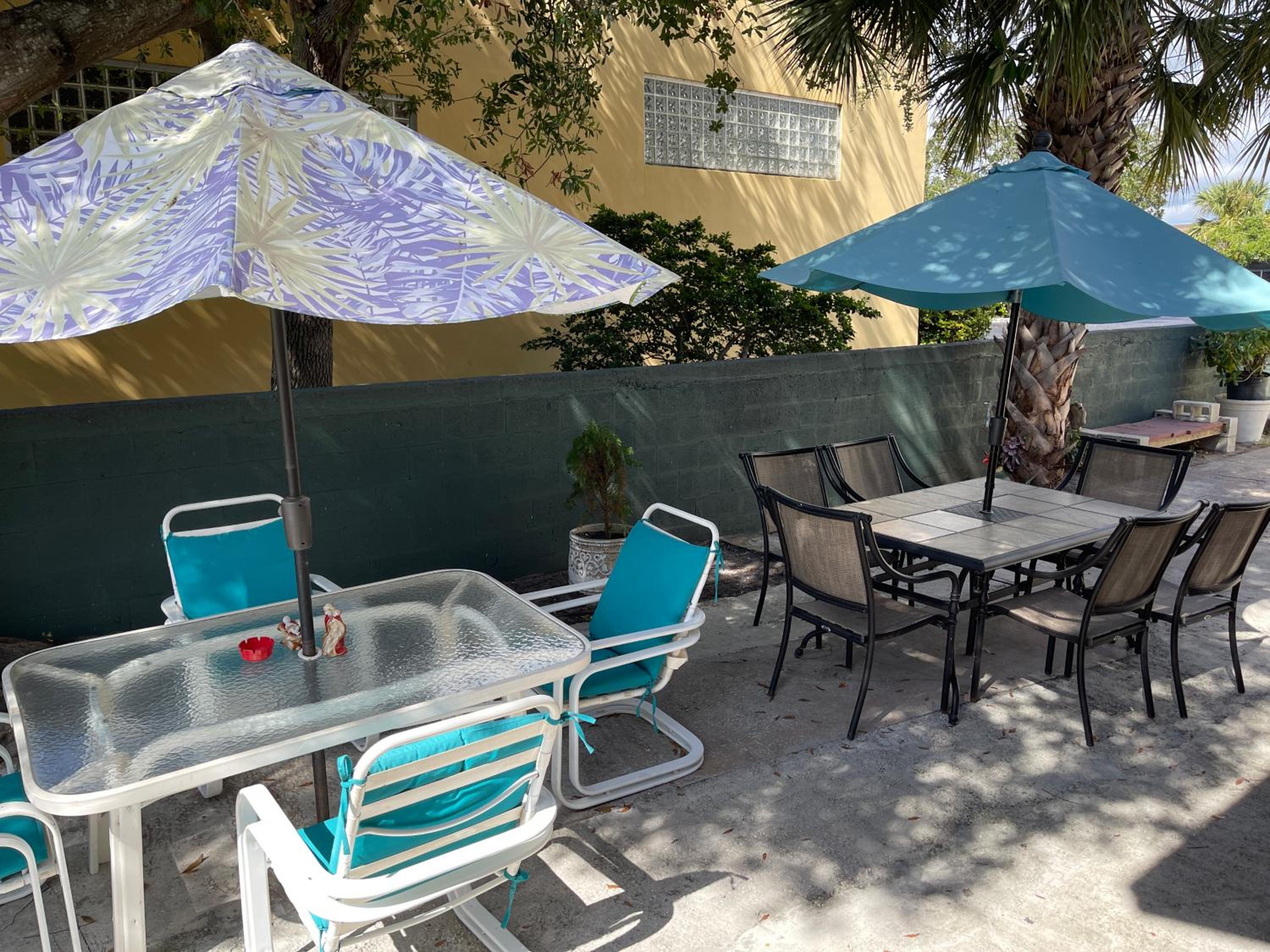 2BR Comfortable Downtown House Near Beach and More view 2