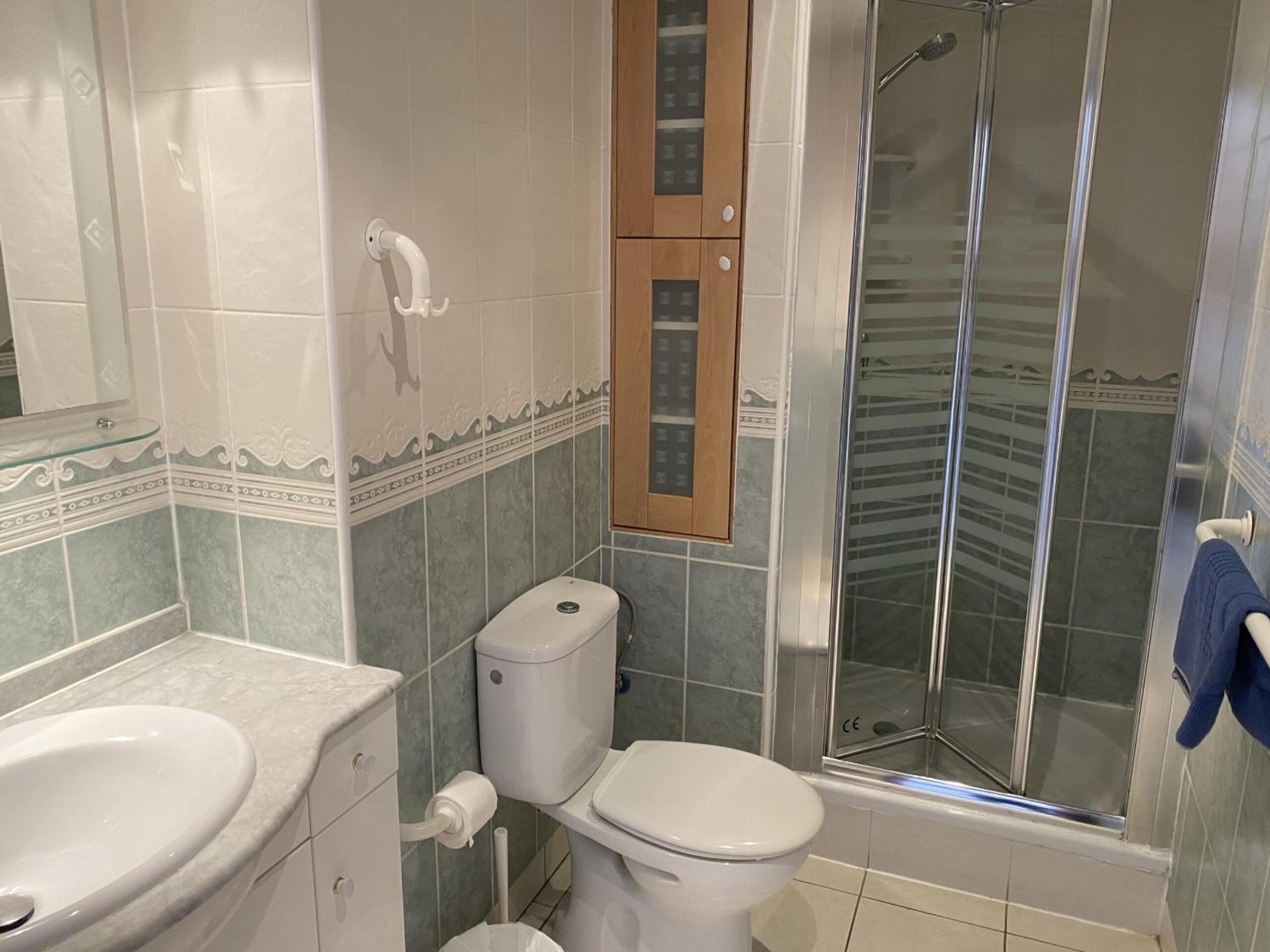 Apart Hotel 1 bed Apartment 20A2, Victoria Court 1, Los Cristianos, Tenerife photo 3