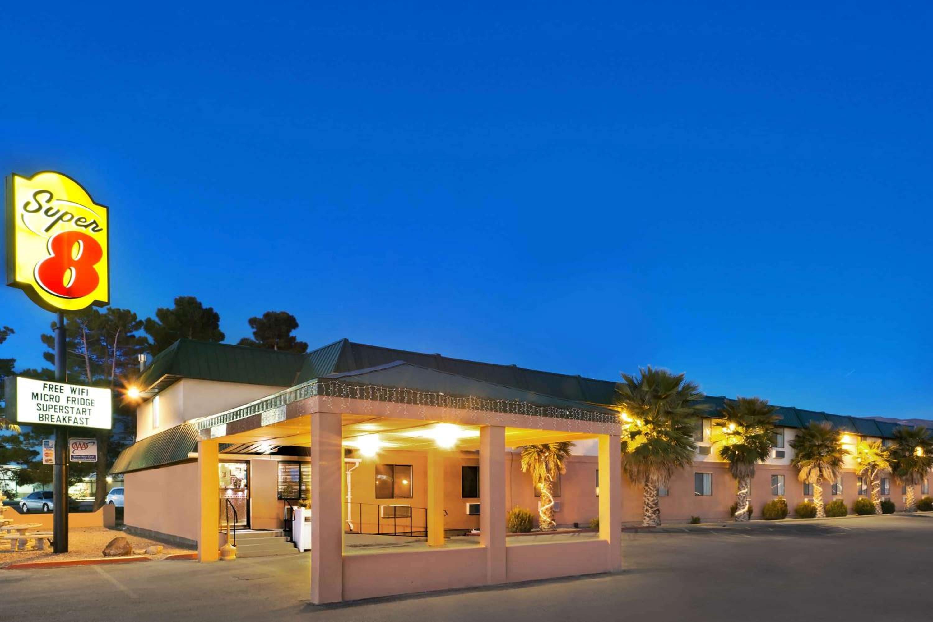 Alamogordo Vacations - Super 8 by Wyndham Alamogordo - Property Image 2