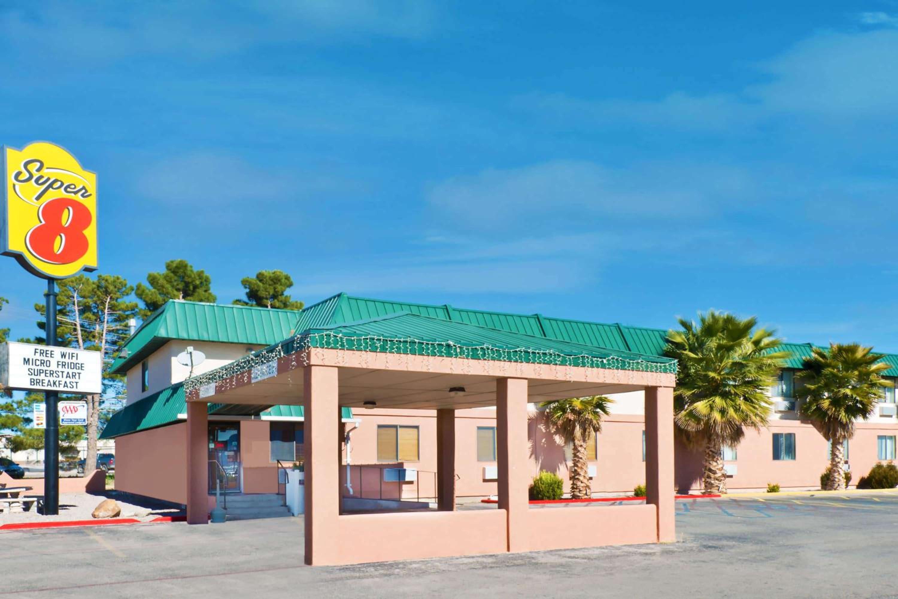 Alamogordo Vacations - Super 8 by Wyndham Alamogordo - Property Image 1
