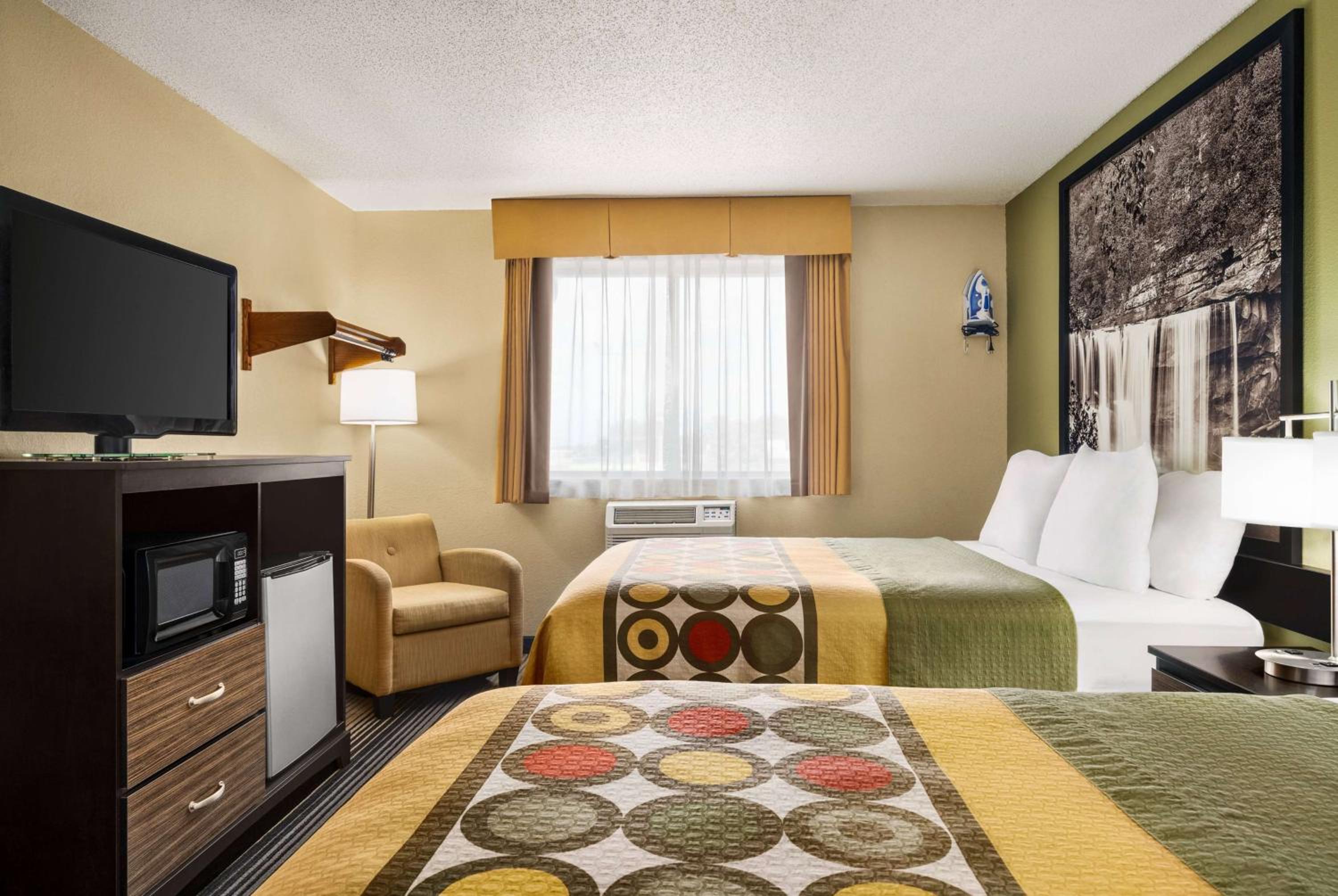 Super 8 by Wyndham Maysville KY view 2