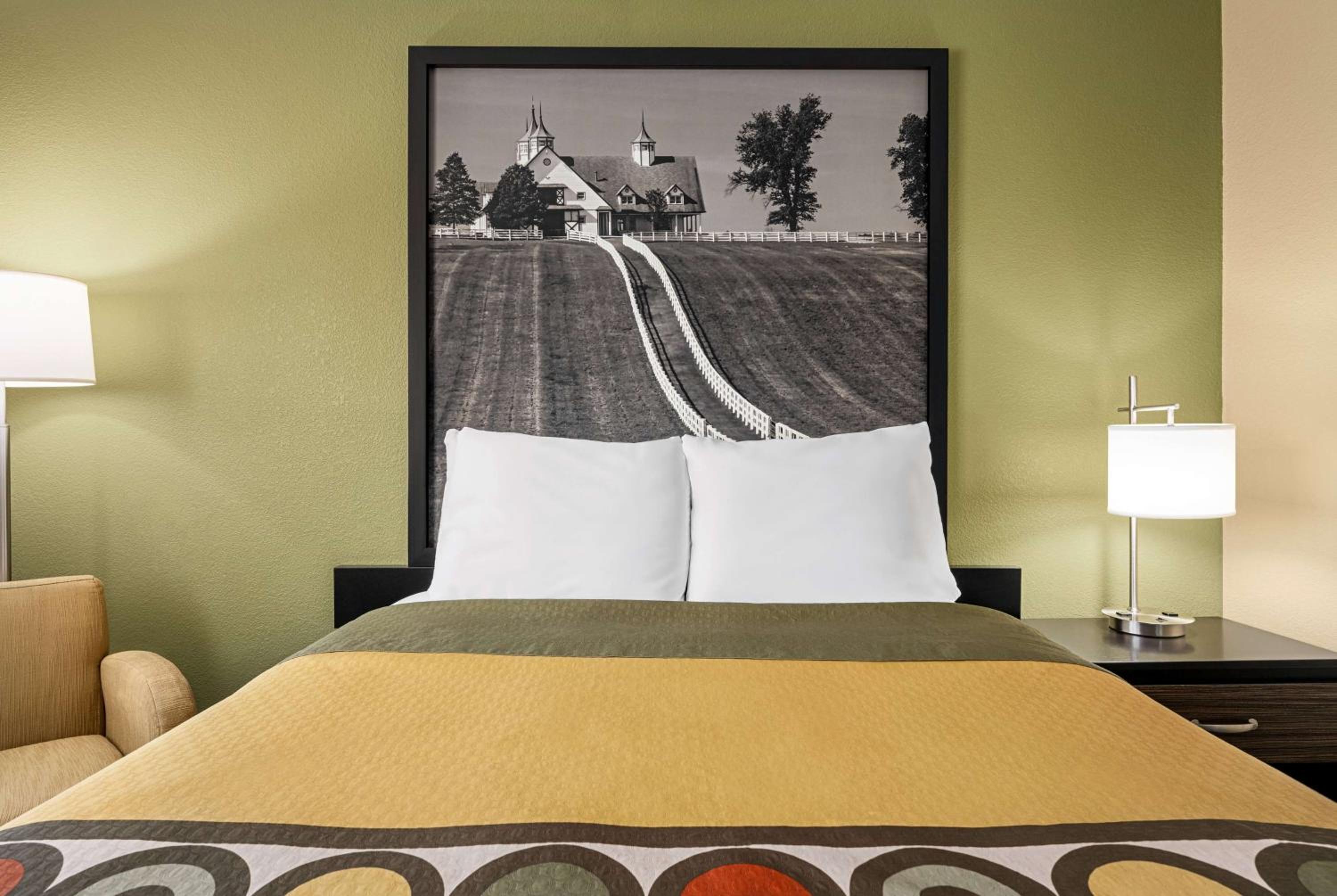 Super 8 by Wyndham Maysville KY view 5