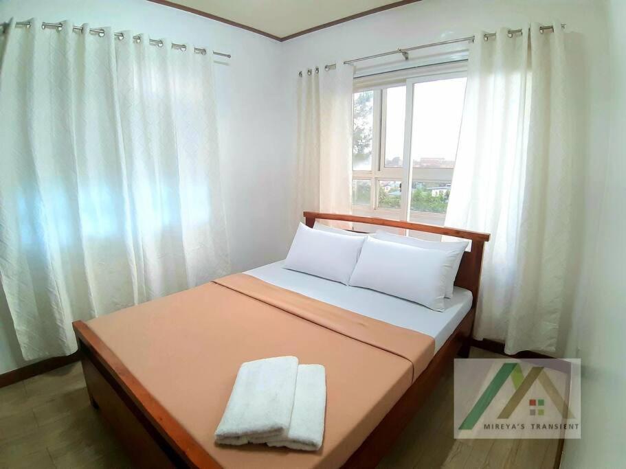 Mireya's 1BR condo at Zone Vill - Burnham Park view 3