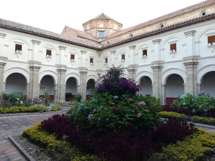 Rancho Santa Inés Completo