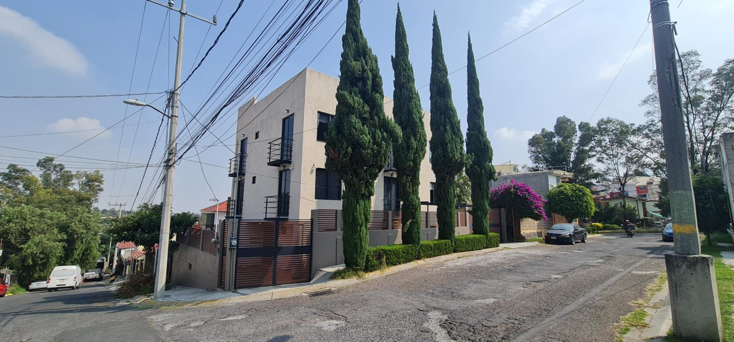 R10 DOUBLE STUDIO at ITESM CEM Full Services, Shared-Kitchen, Fridge ,Laundry, Smart TV, Parking, Balcony