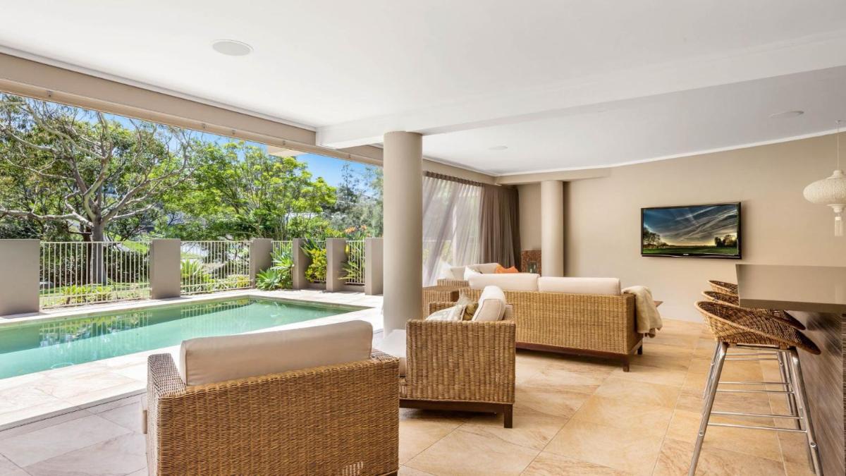 Stanwell Beach Glass House