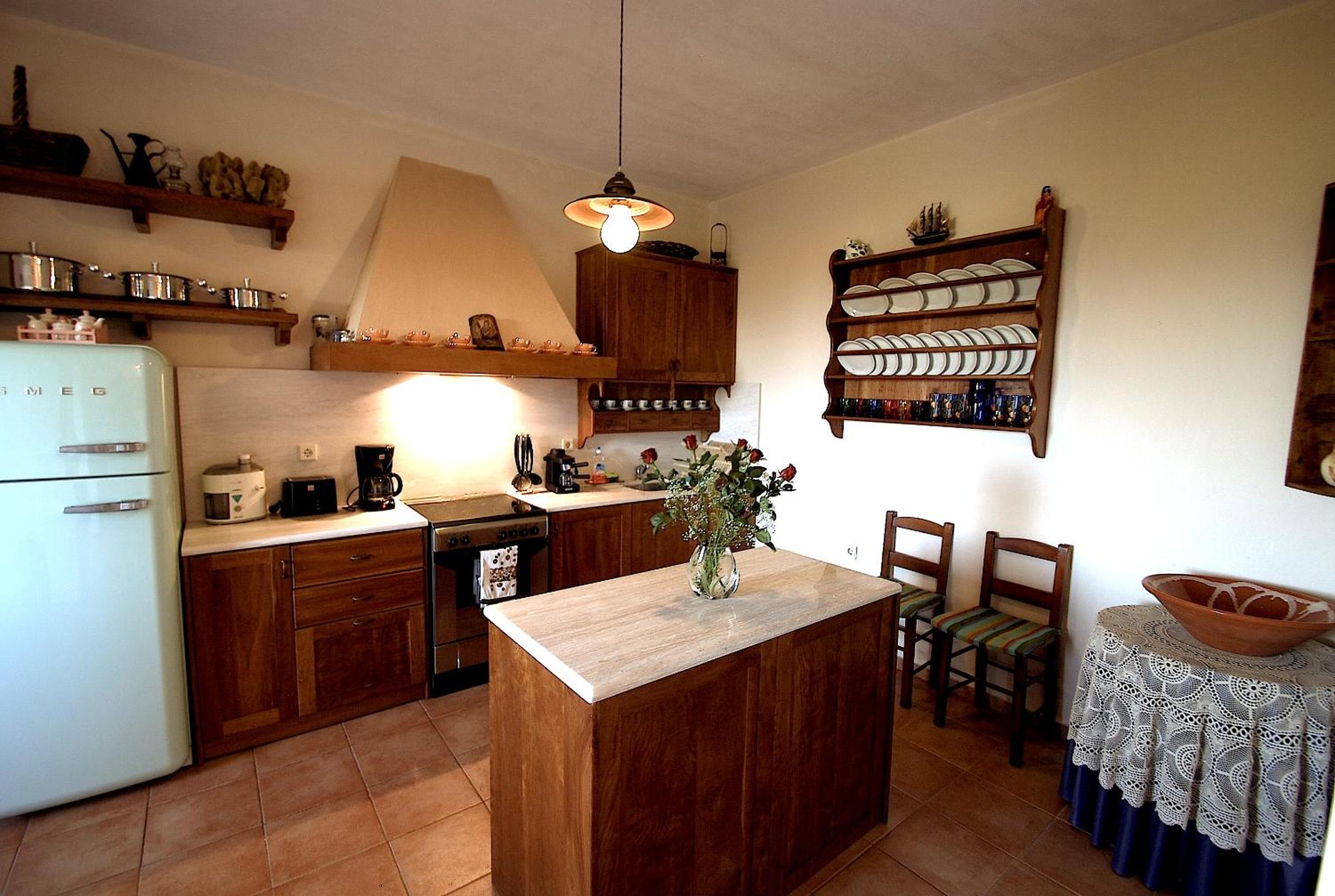 Leni Villa