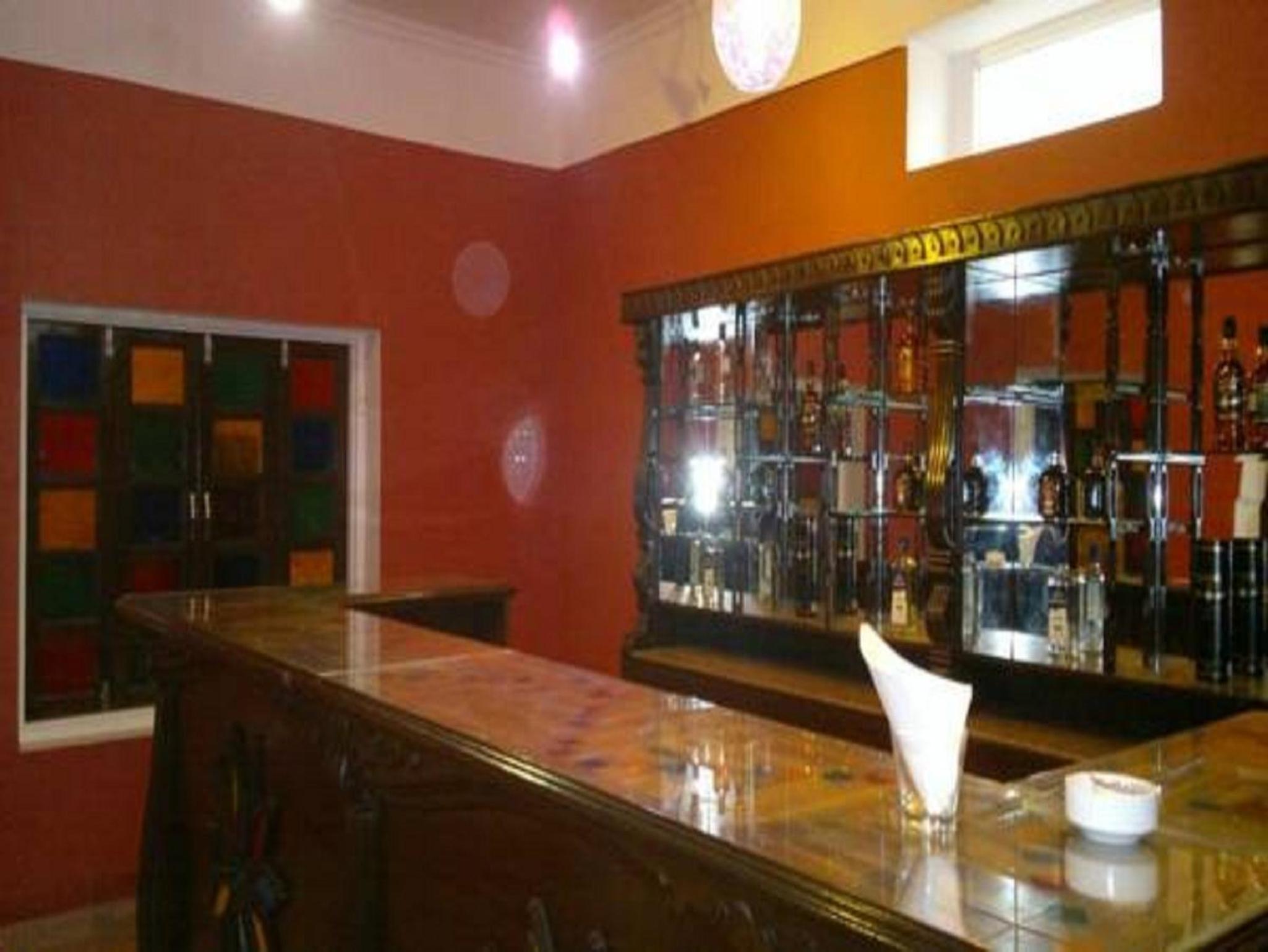 bar