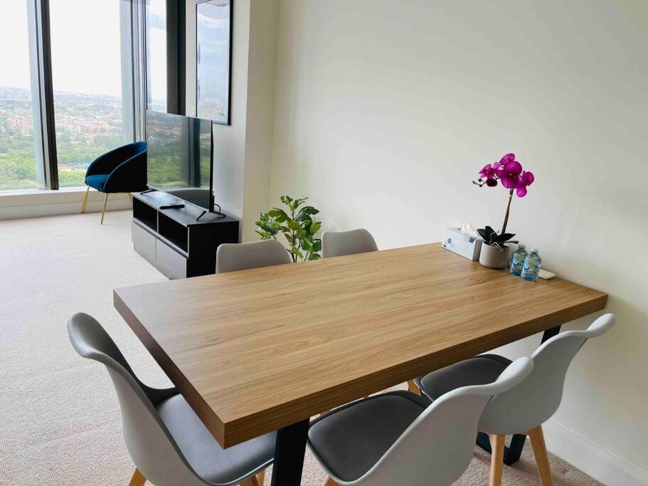 Panoramic City View 3bed2bath condo Wi-Fi Parking
