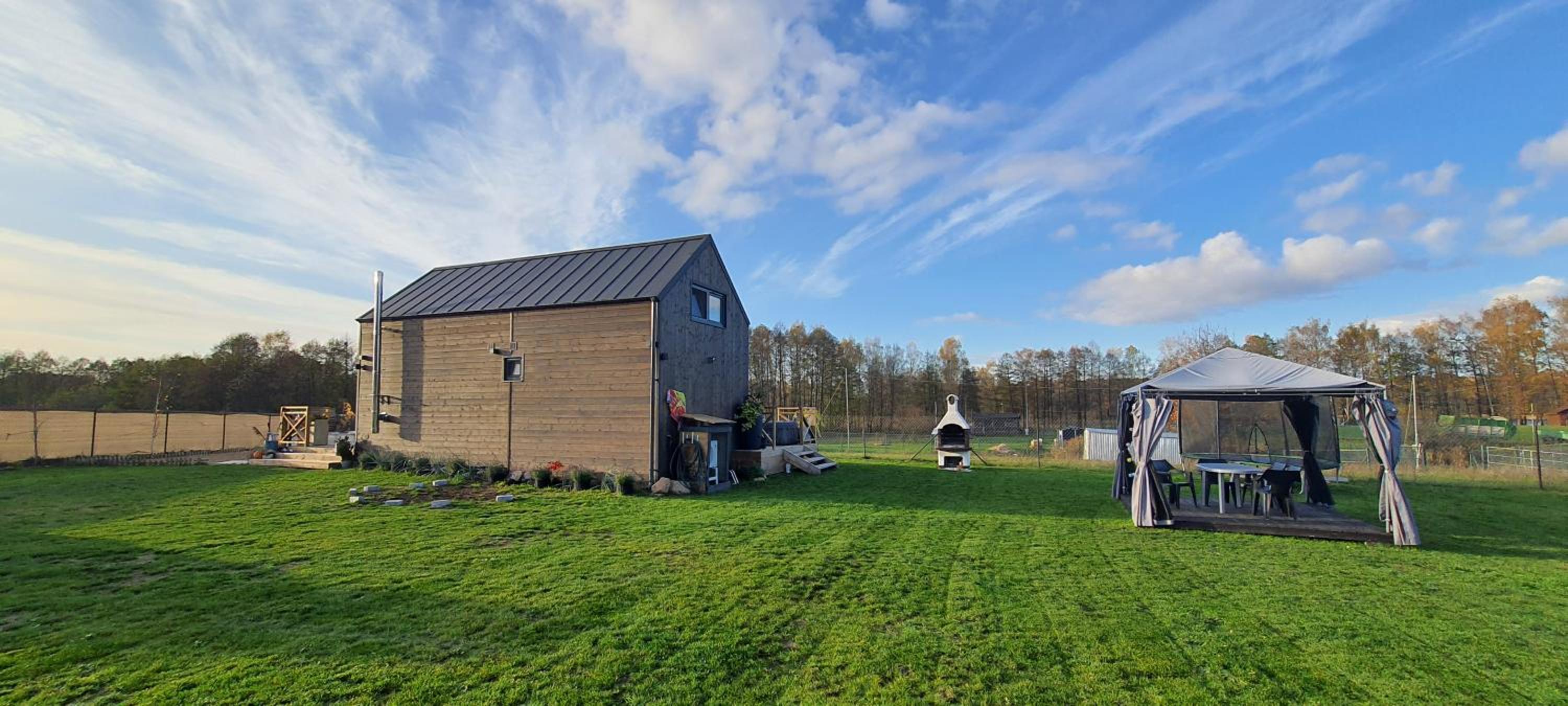 Domek Mazurski całoroczny nad jeziorem z sauną i Jacuzzi SPA