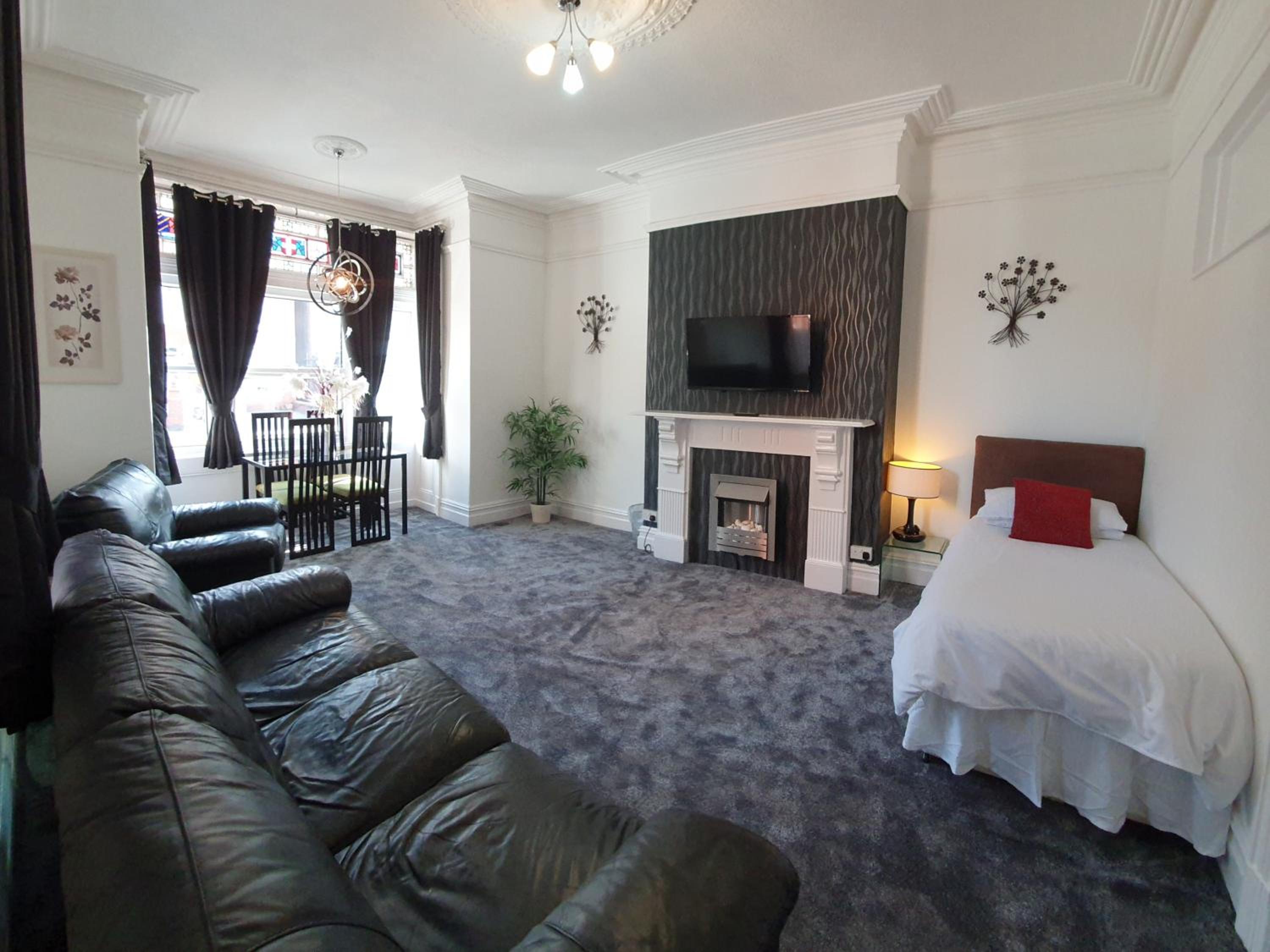 Norwyn Court Holiday Apartments