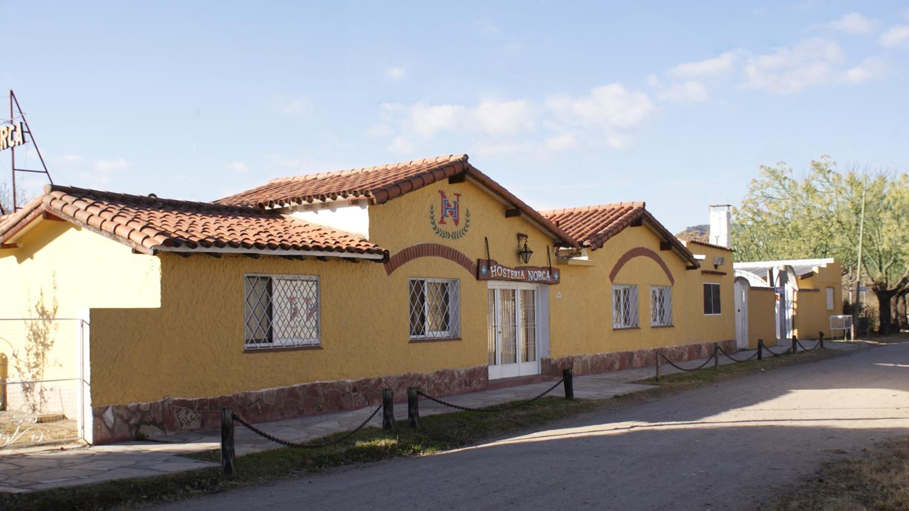 Valle De Las Sierras Hotel
