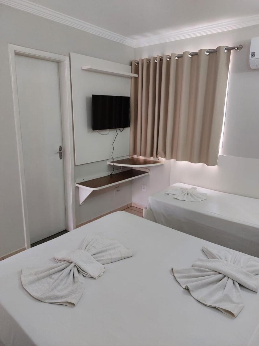 diRoma Fiori 89 com roupa de cama e banho.